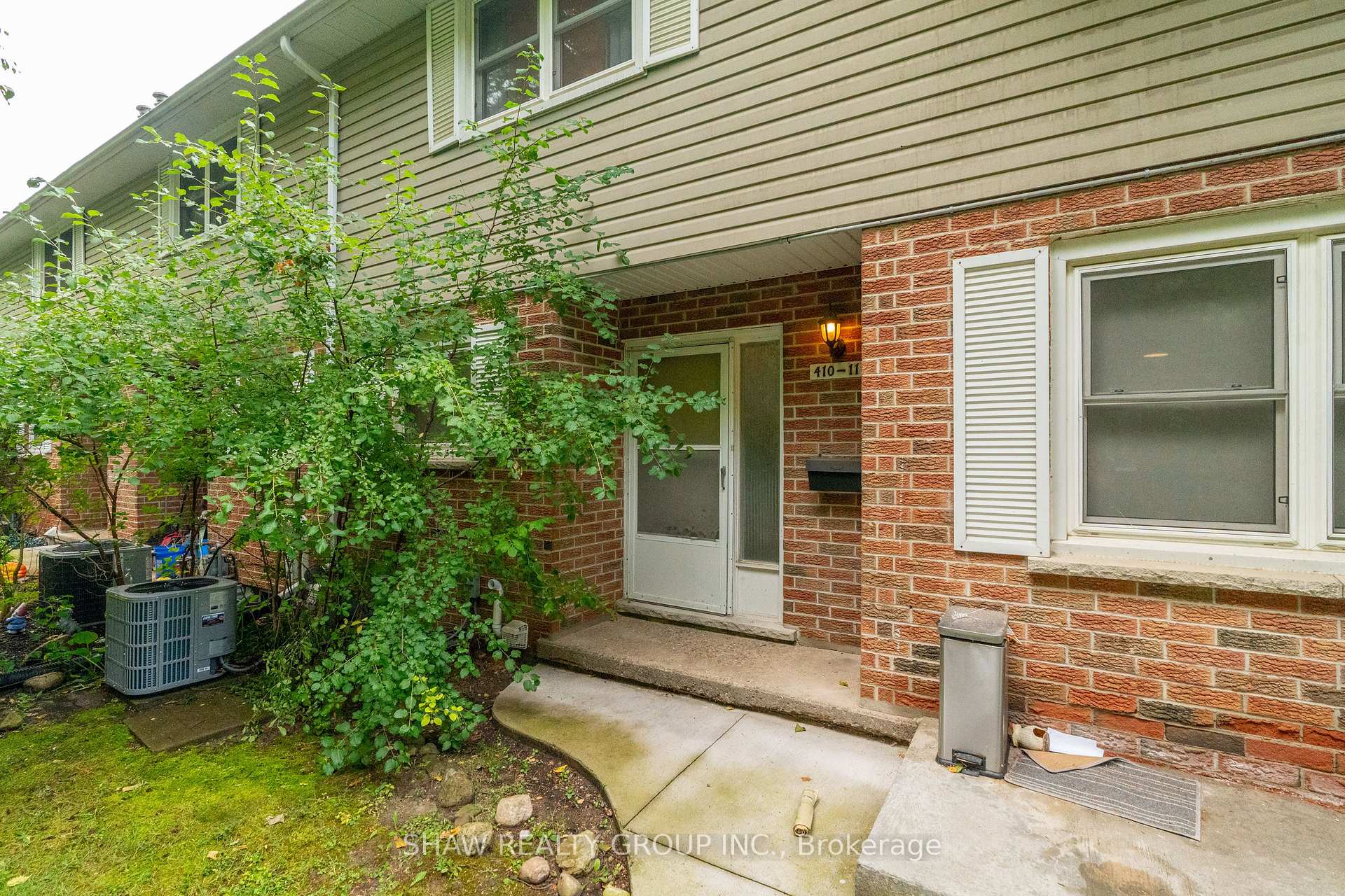 Photo 3 of Unit 11, 410 Pioneer Drive, Kitchener — HOMEH