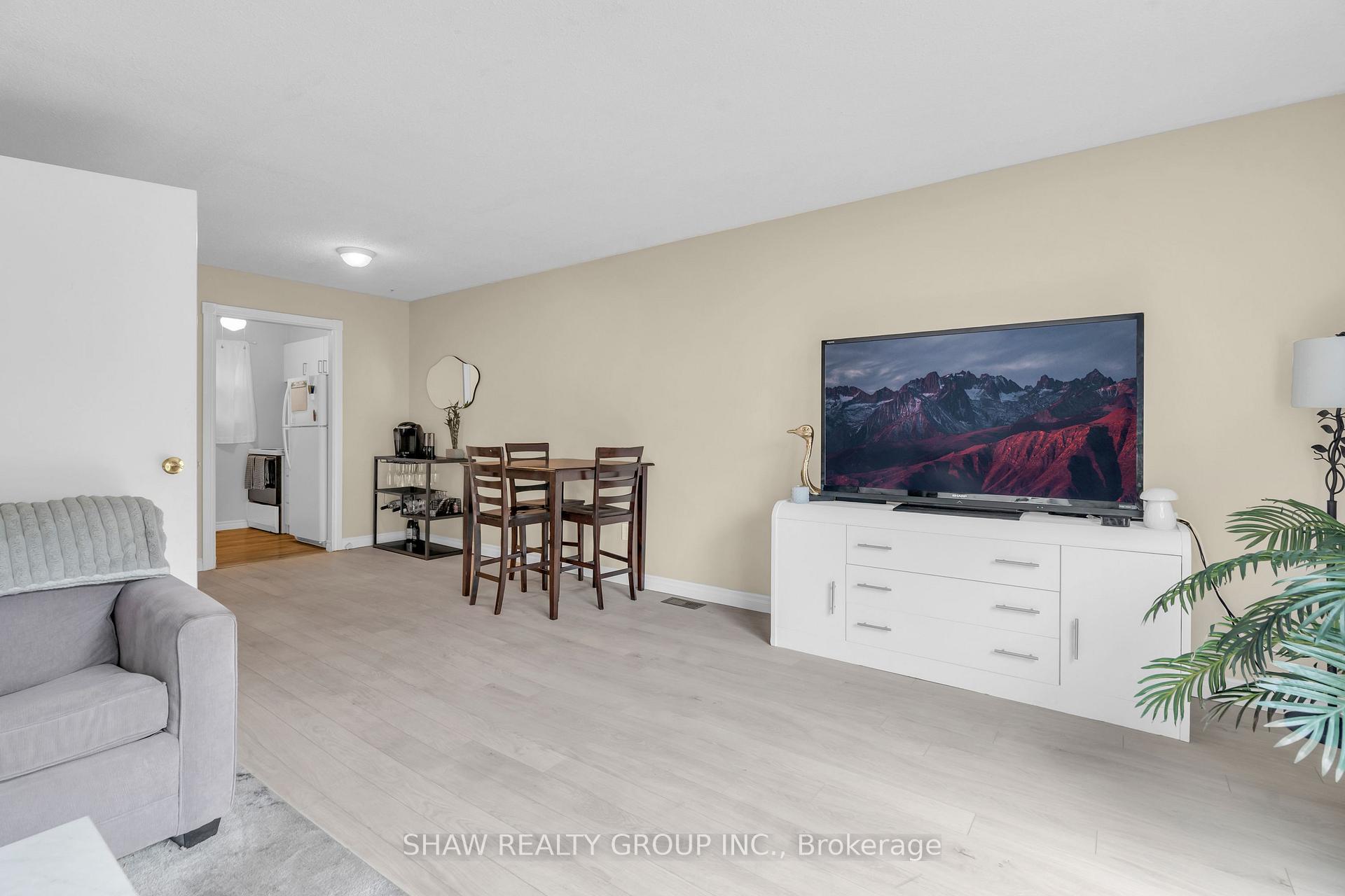 Photo 8 of Unit 11, 410 Pioneer Drive, Kitchener — HOMEH