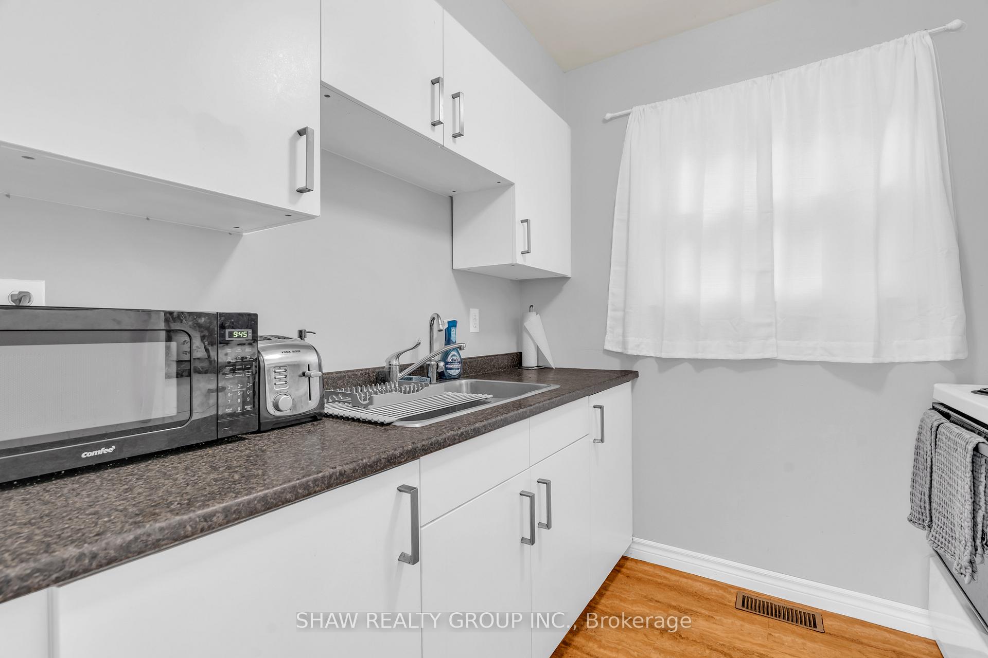 Photo 10 of Unit 11, 410 Pioneer Drive, Kitchener — HOMEH