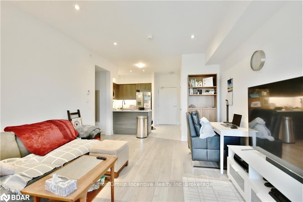 Photo 5 of Unit 608, 299 Cundles Road East, Barrie, Little Lake — HOMEH