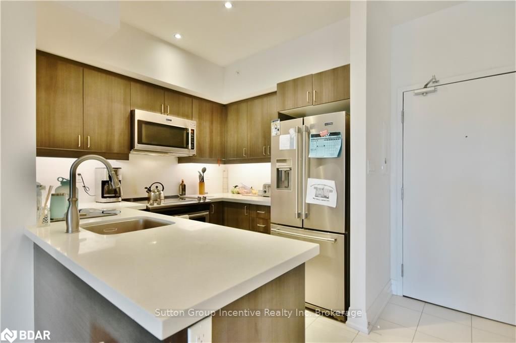 Photo 7 of Unit 608, 299 Cundles Road East, Barrie, Little Lake — HOMEH