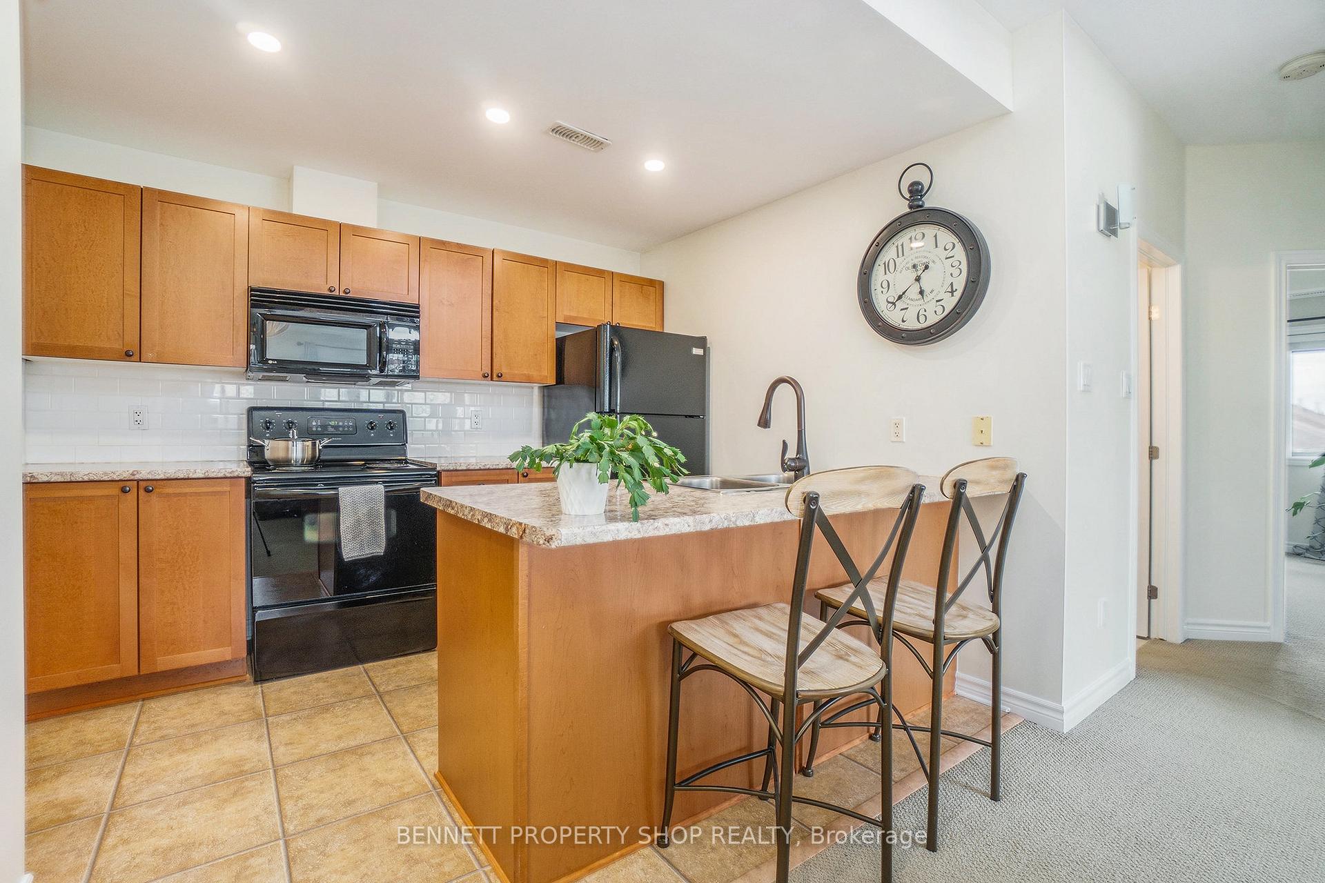 Photo 6 of Unit F, 99 Crestway Drive, Ottawa, Barrhaven East — HOMEH