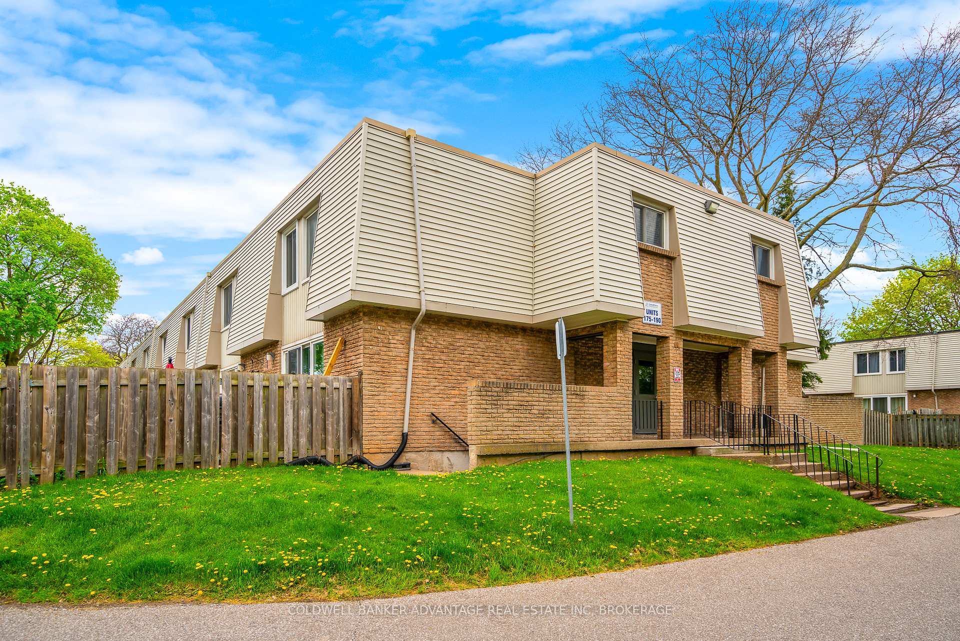 Photo 2 of Unit 185, 17 Old Pine Trail, St. Catharines, Carlton/Bunting — HOMEH