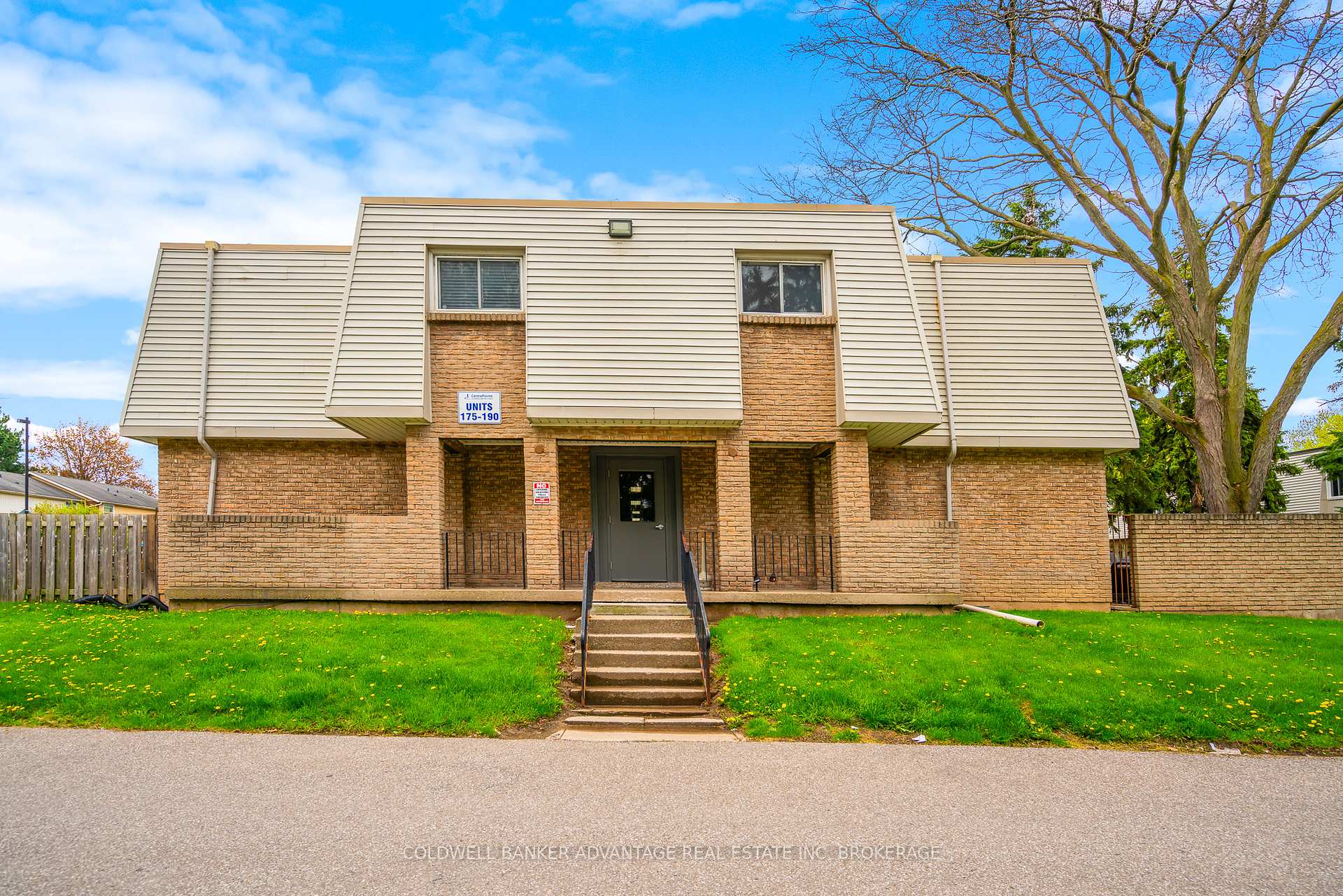 Photo 3 of Unit 185, 17 Old Pine Trail, St. Catharines, Carlton/Bunting — HOMEH