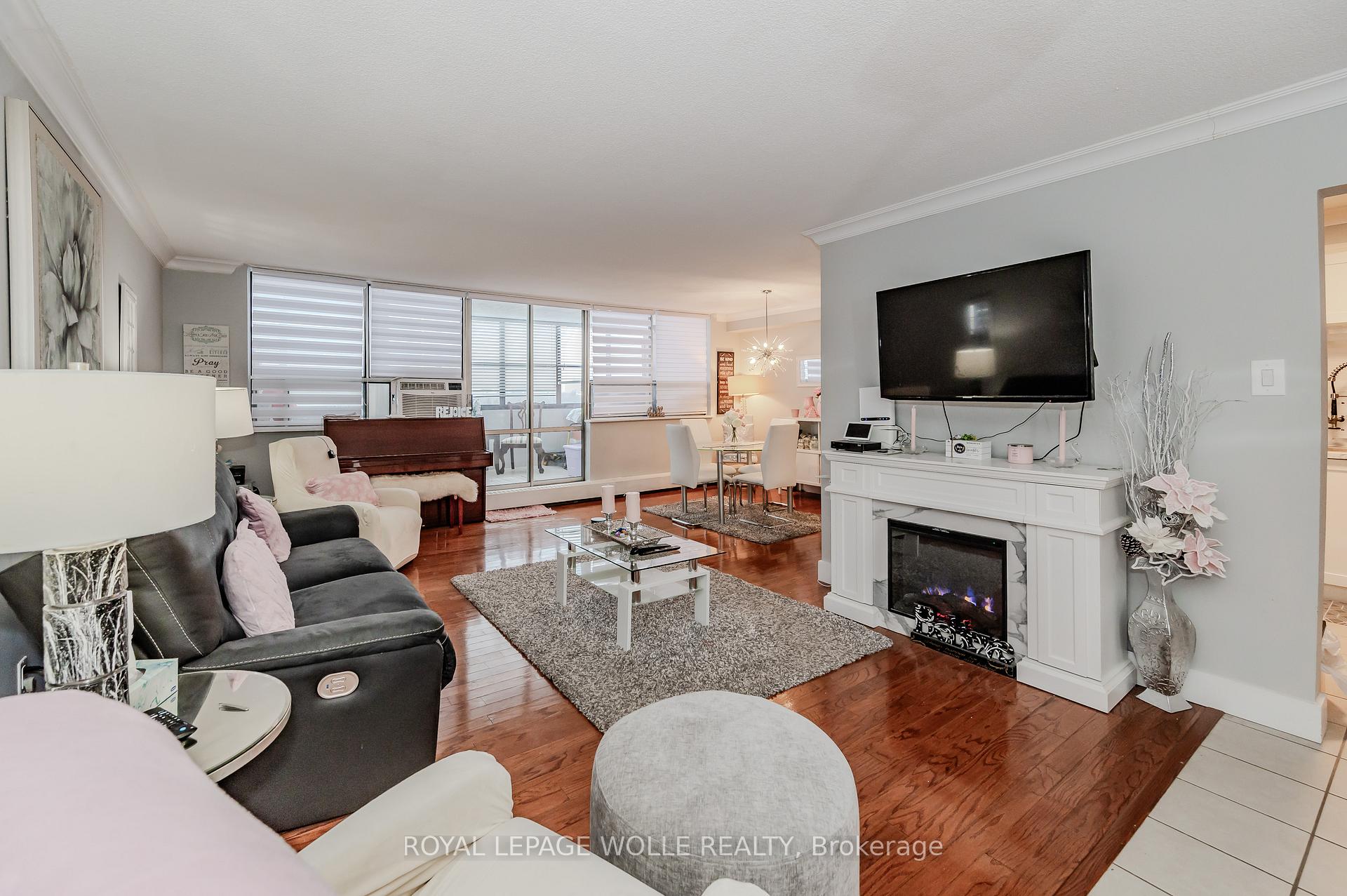 Photo 8 of Unit 801, 65 Westmount Road N, Waterloo — HOMEH