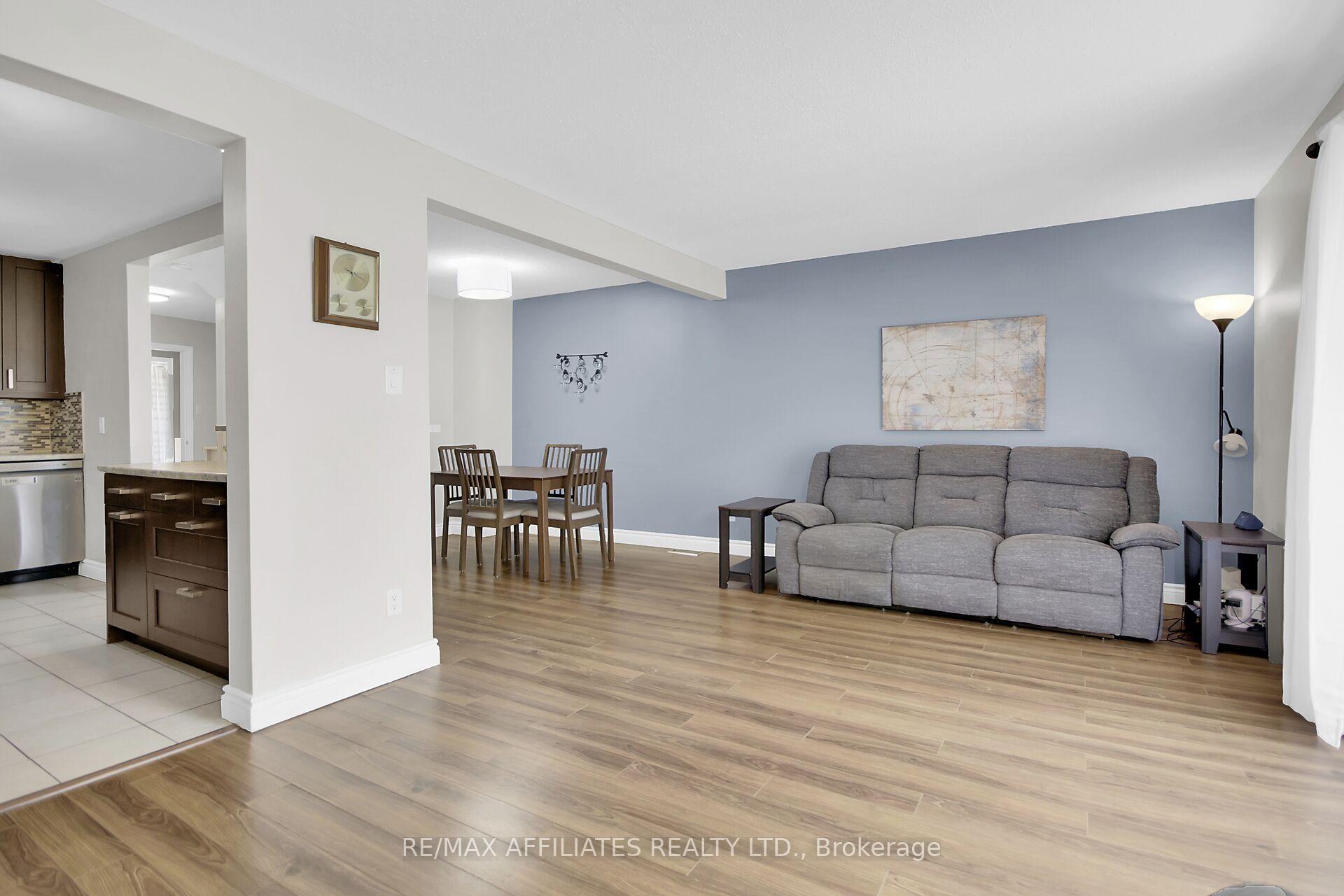 Photo 10 of 4 Baneberry Crescent, Ottawa, Kanata - Glencairn/Hazeldean — HOMEH