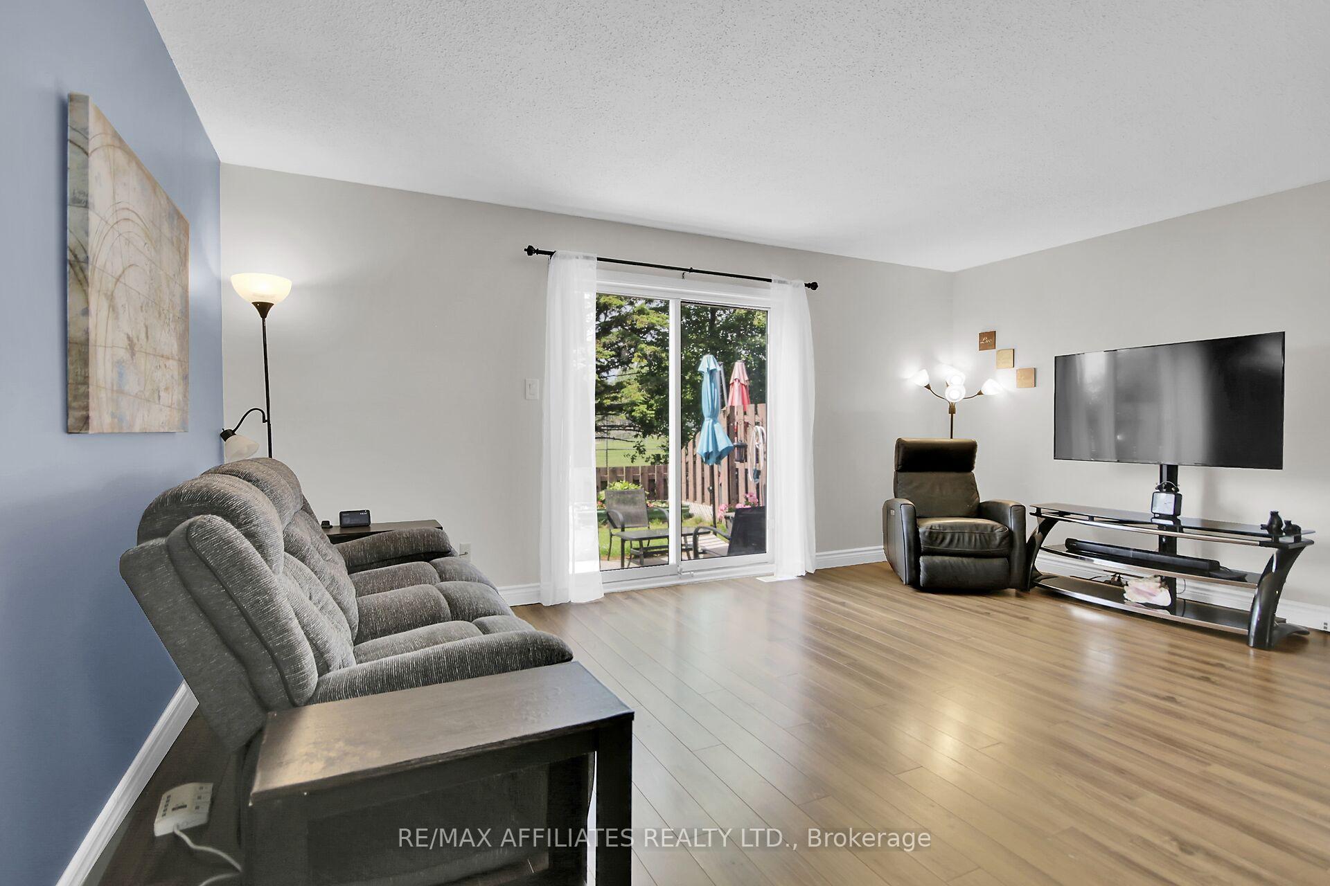 Photo 13 of 4 Baneberry Crescent, Ottawa, Kanata - Glencairn/Hazeldean — HOMEH
