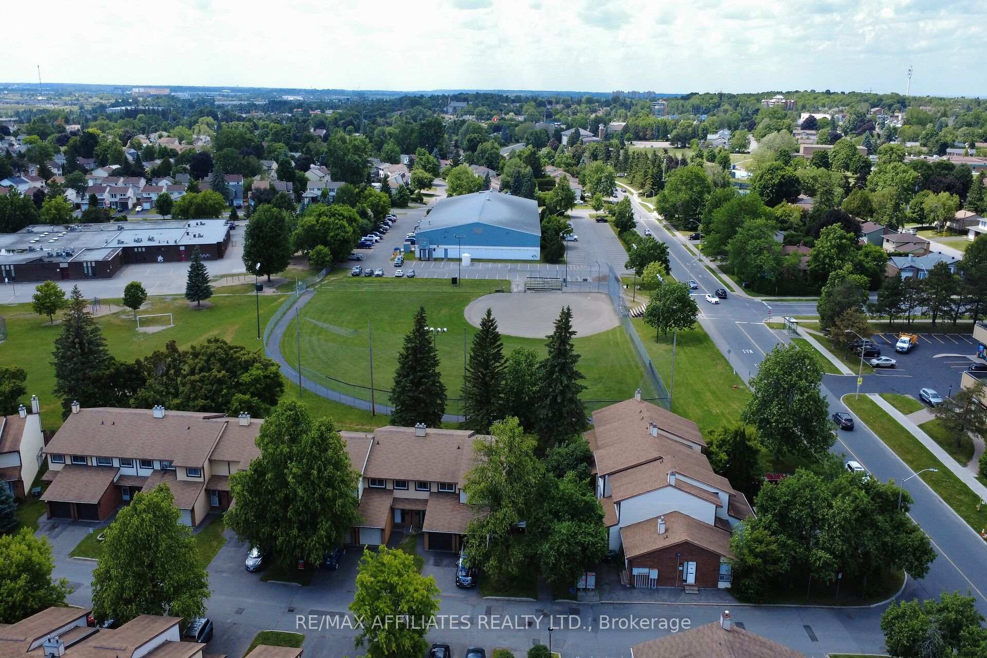 Photo 36 of 4 Baneberry Crescent, Ottawa, Kanata - Glencairn/Hazeldean — HOMEH