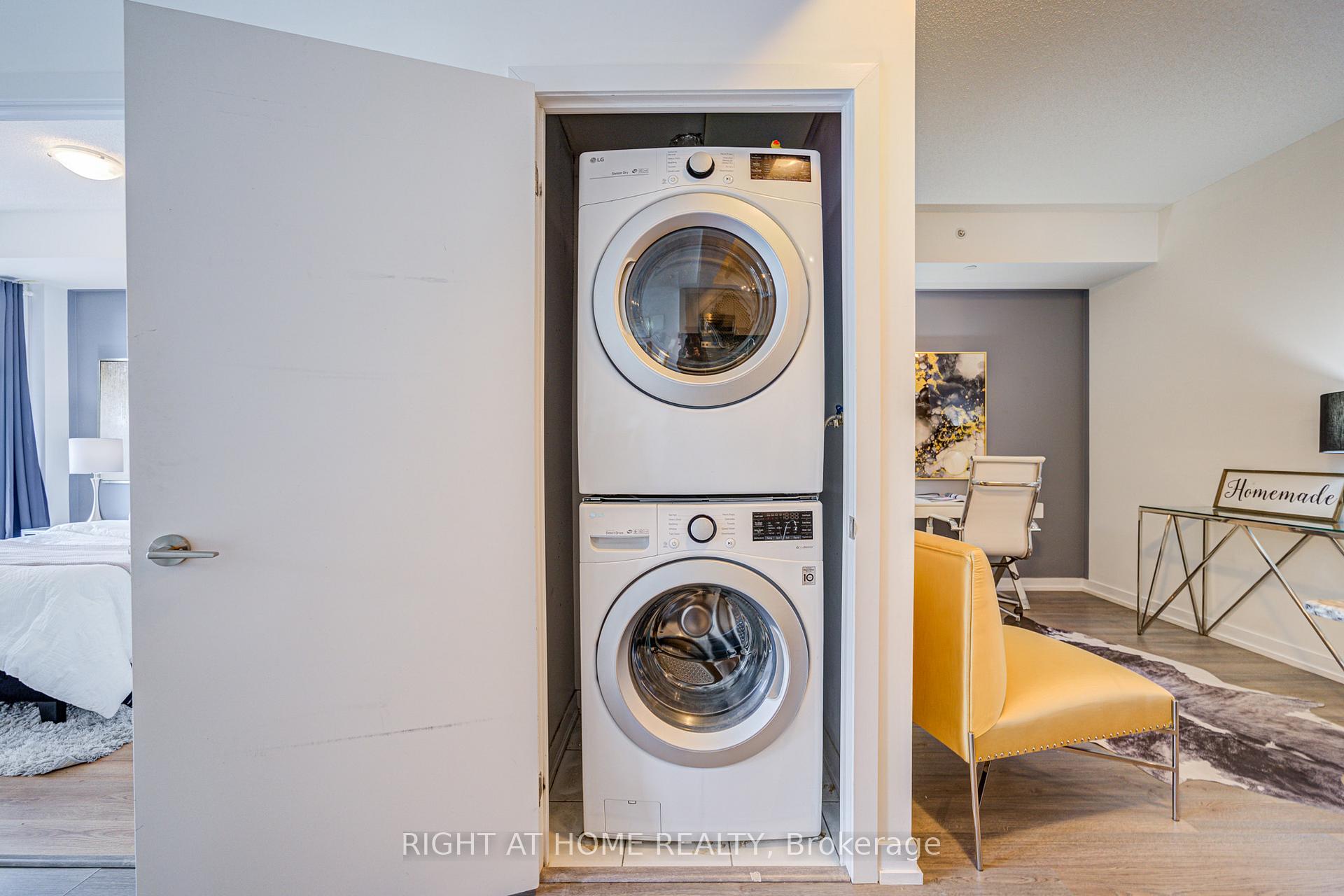 Photo 15 of Unit 405, 85 Duke Street W, Kitchener, City Commercial Core — HOMEH