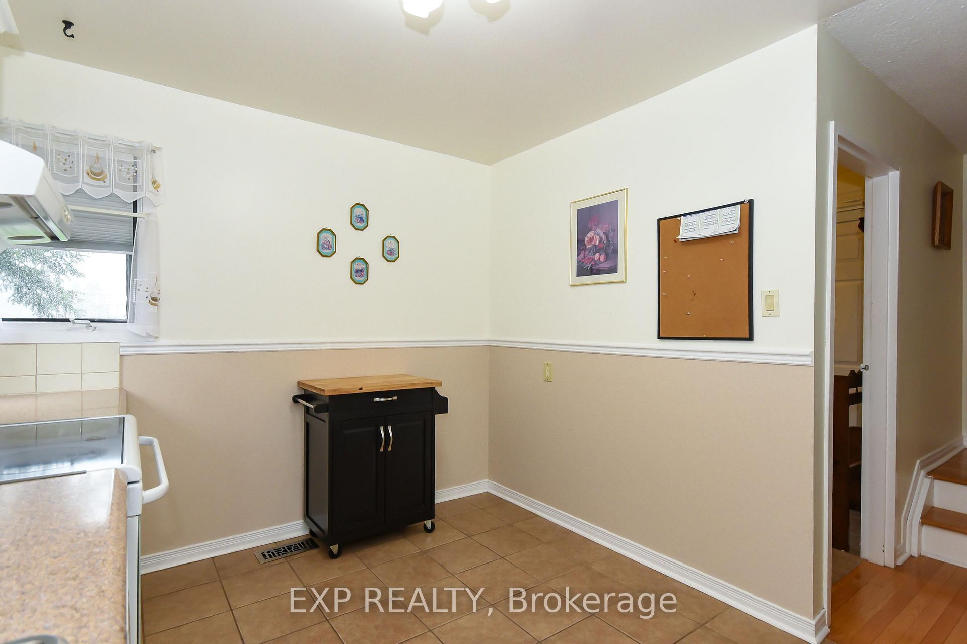 Photo 8 of 1627 Meadowbrook Road, Ottawa, Pineview — HOMEH