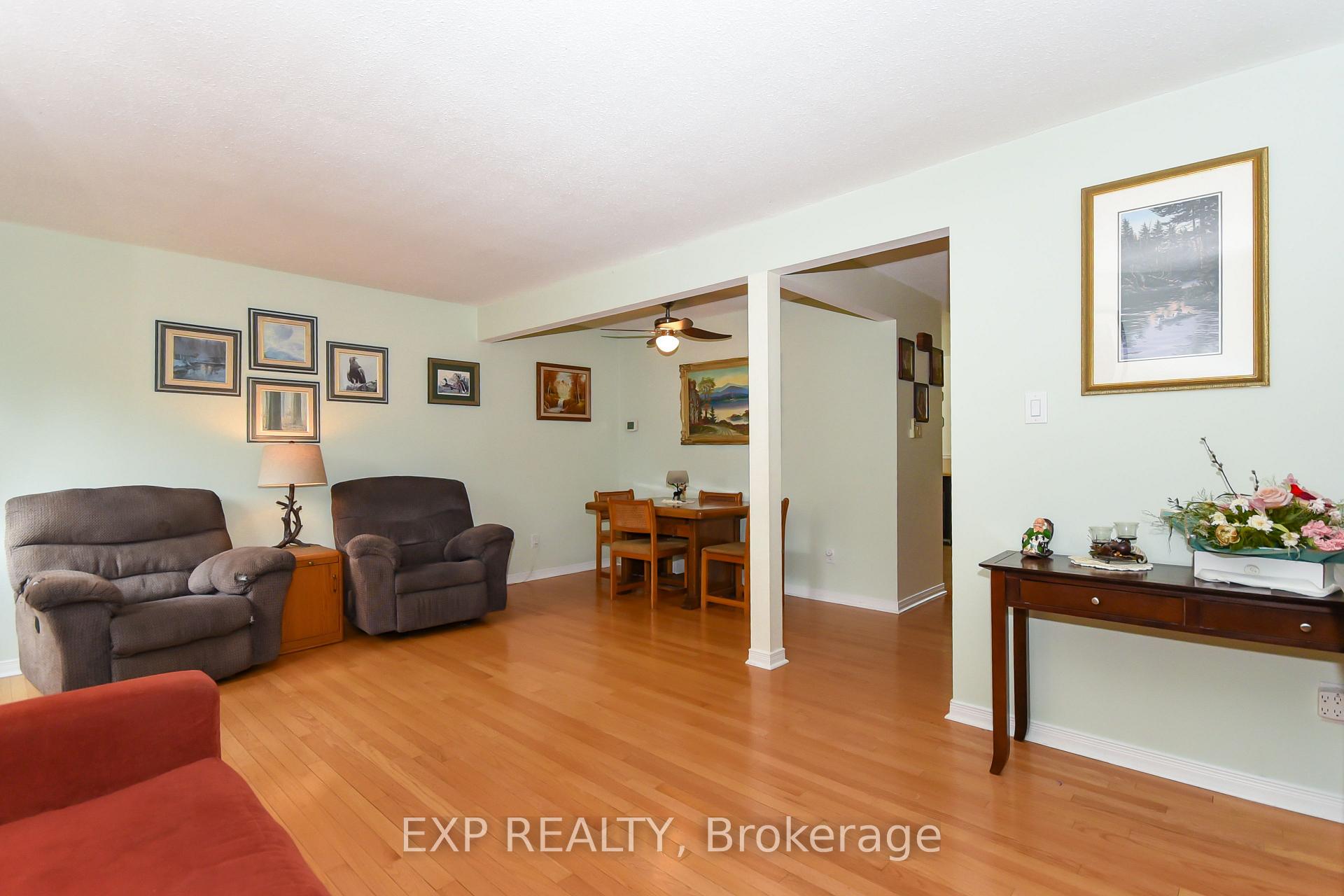 Photo 12 of 1627 Meadowbrook Road, Ottawa, Pineview — HOMEH
