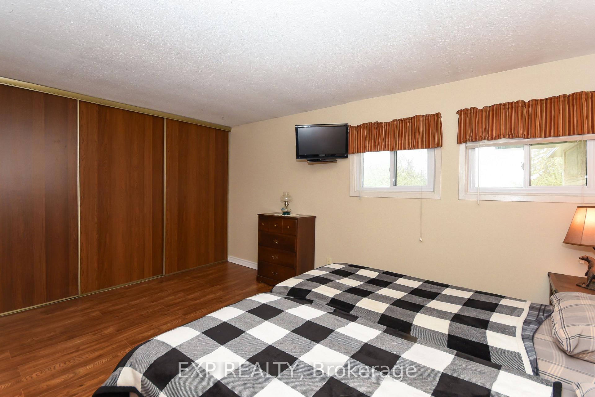 Photo 14 of 1627 Meadowbrook Road, Ottawa, Pineview — HOMEH
