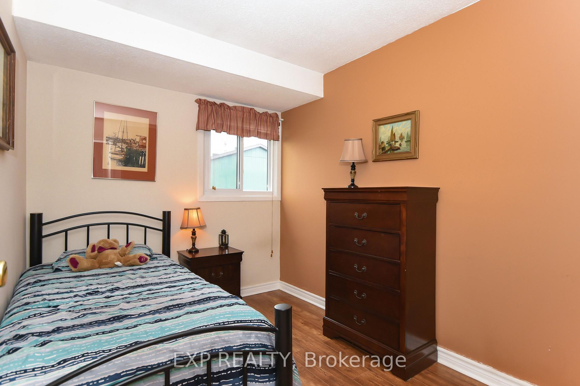 Photo 16 of 1627 Meadowbrook Road, Ottawa, Pineview — HOMEH