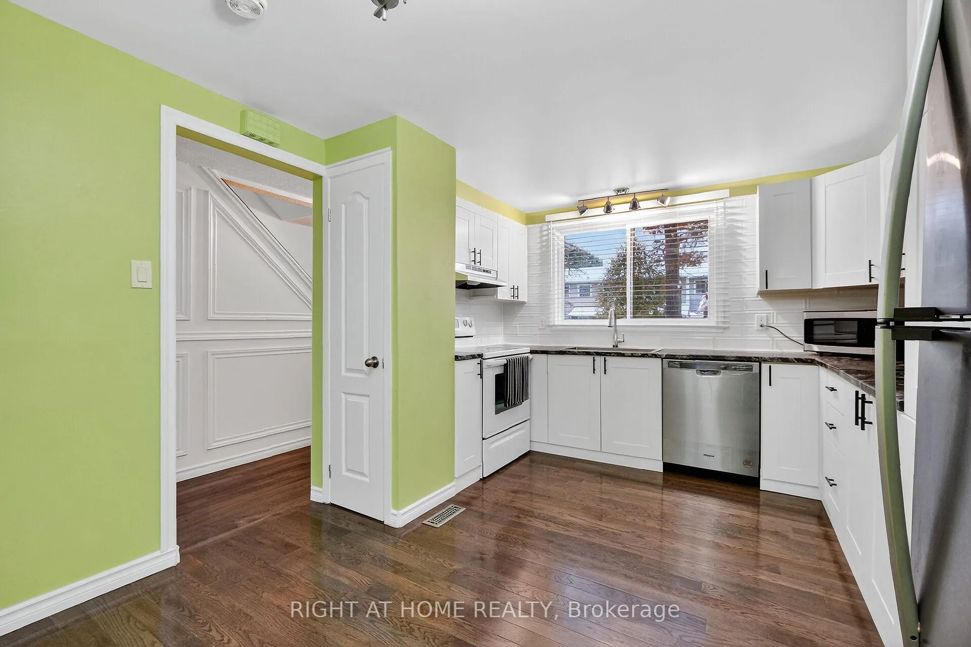 Photo 6 of Unit 95, 1474 Heatherington Road, Ottawa, Heron Gate/Industrial Park — HOMEH