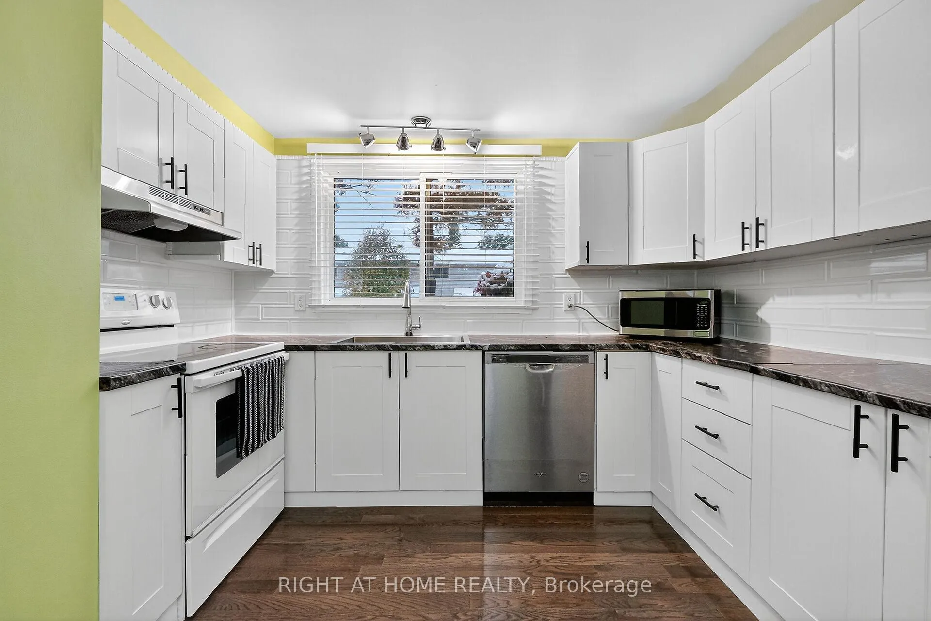 Photo 13 of Unit 95, 1474 Heatherington Road, Ottawa, Heron Gate/Industrial Park — HOMEH