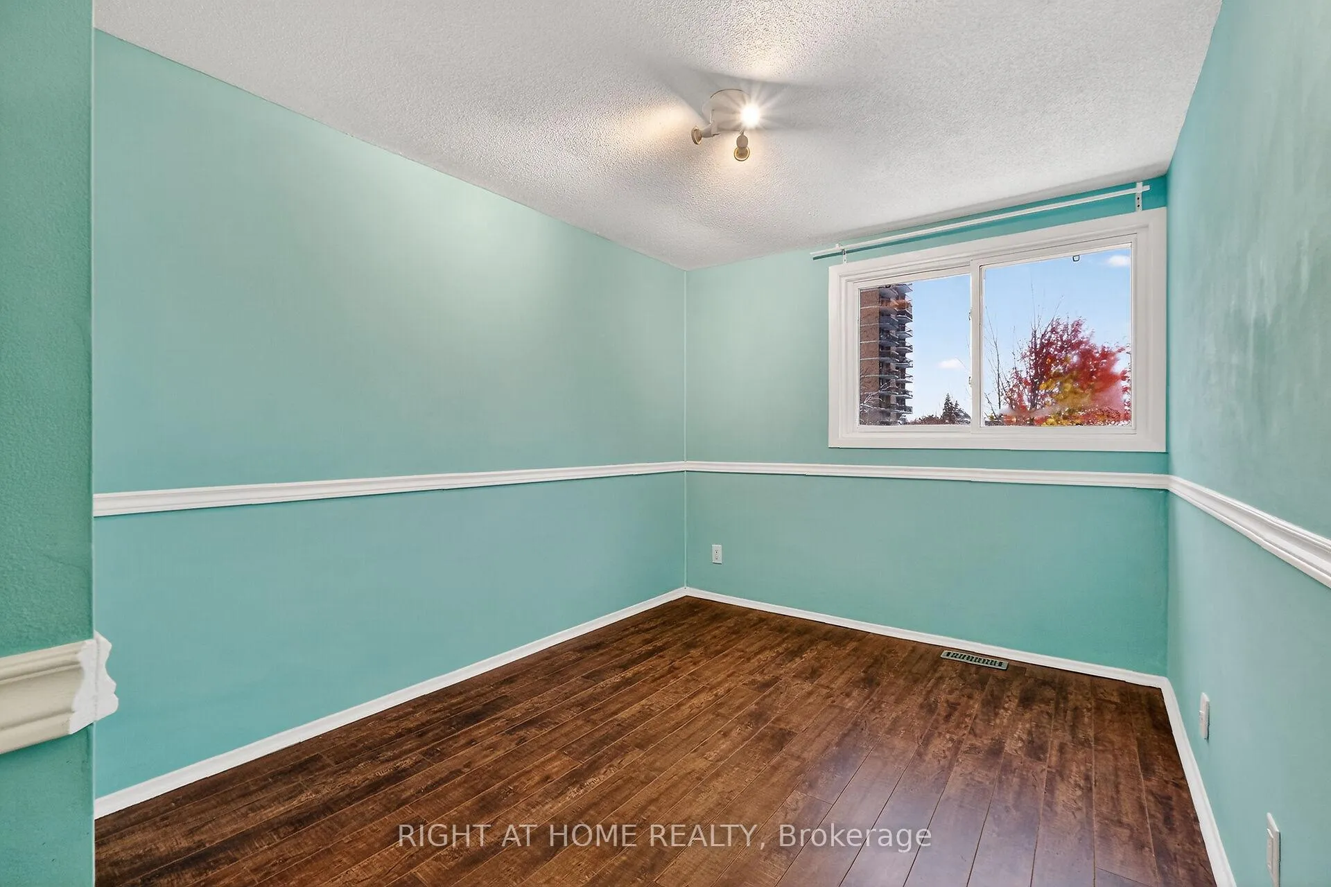 Photo 25 of Unit 95, 1474 Heatherington Road, Ottawa, Heron Gate/Industrial Park — HOMEH