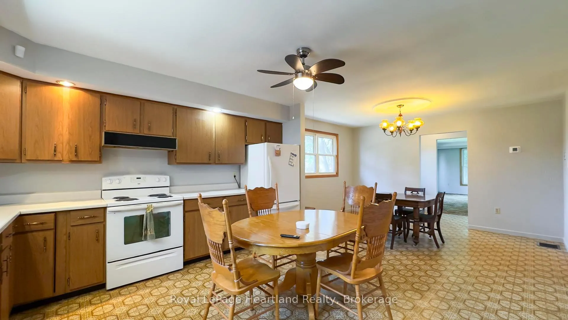 Photo 5 of 77850 Tipperary Line, Central Huron, Goderich — HOMEH