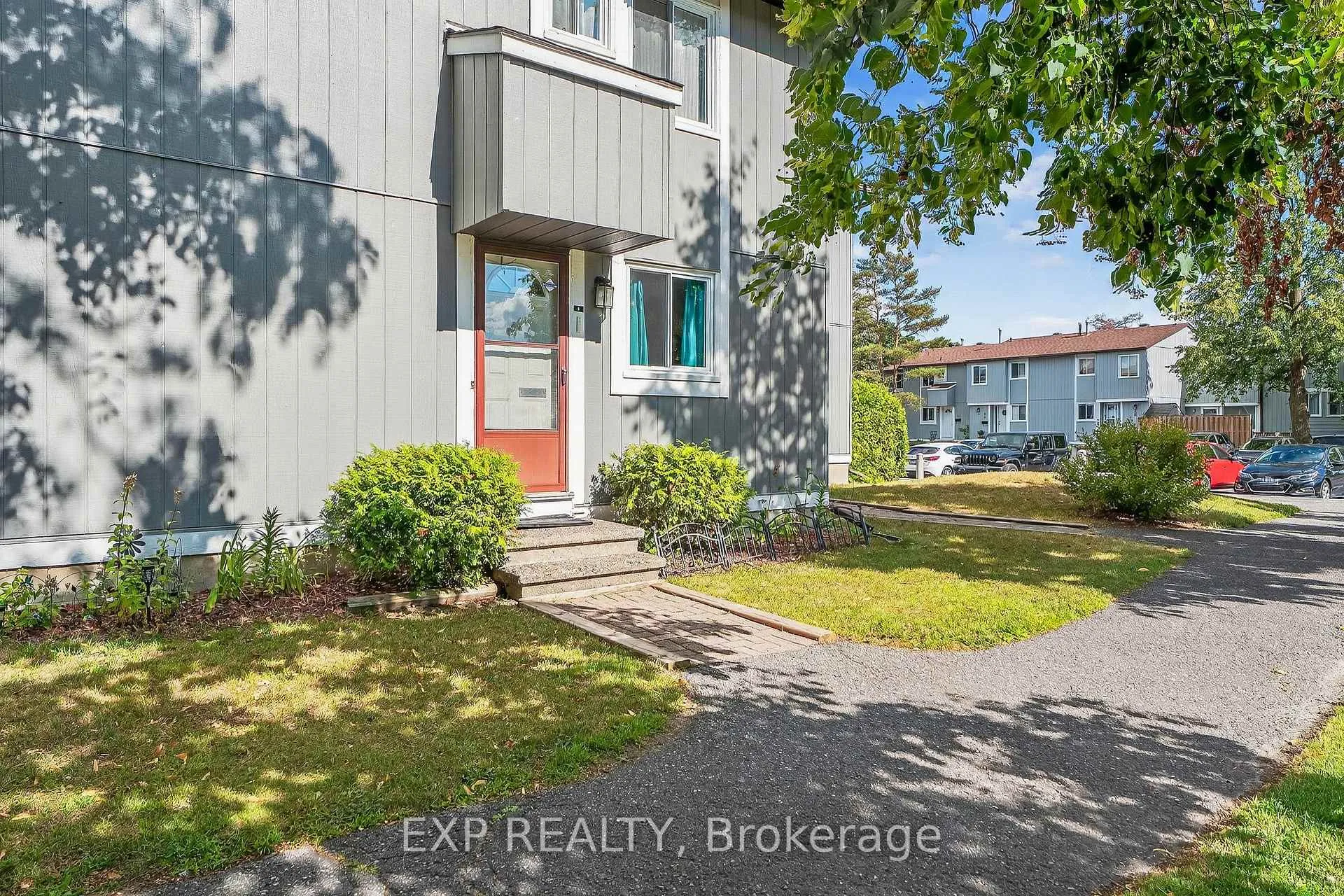 Photo 3 of Unit 81, 8 Sherway Drive, Ottawa, Barrhaven - Pheasant Run — HOMEH