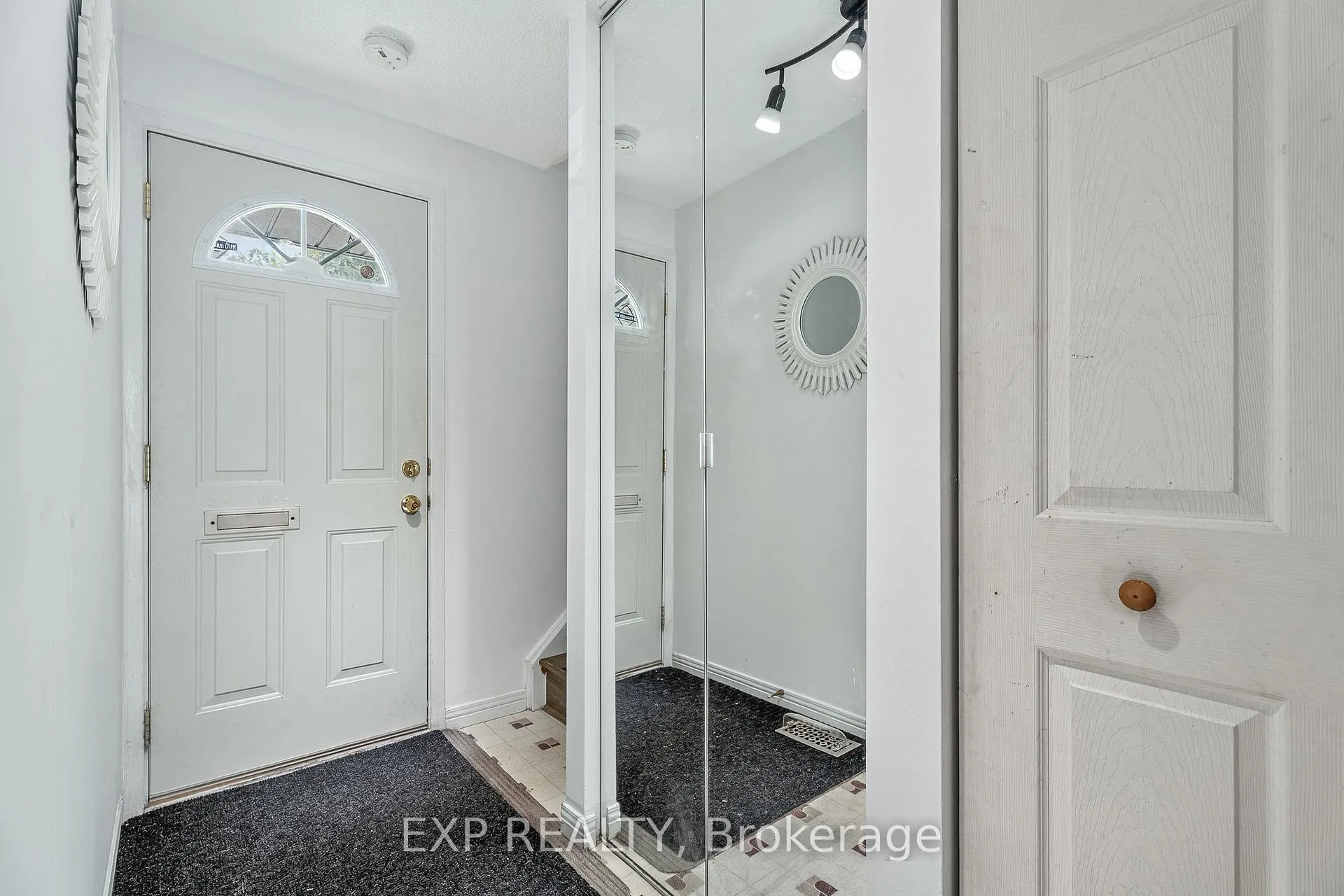 Photo 6 of Unit 81, 8 Sherway Drive, Ottawa, Barrhaven - Pheasant Run — HOMEH