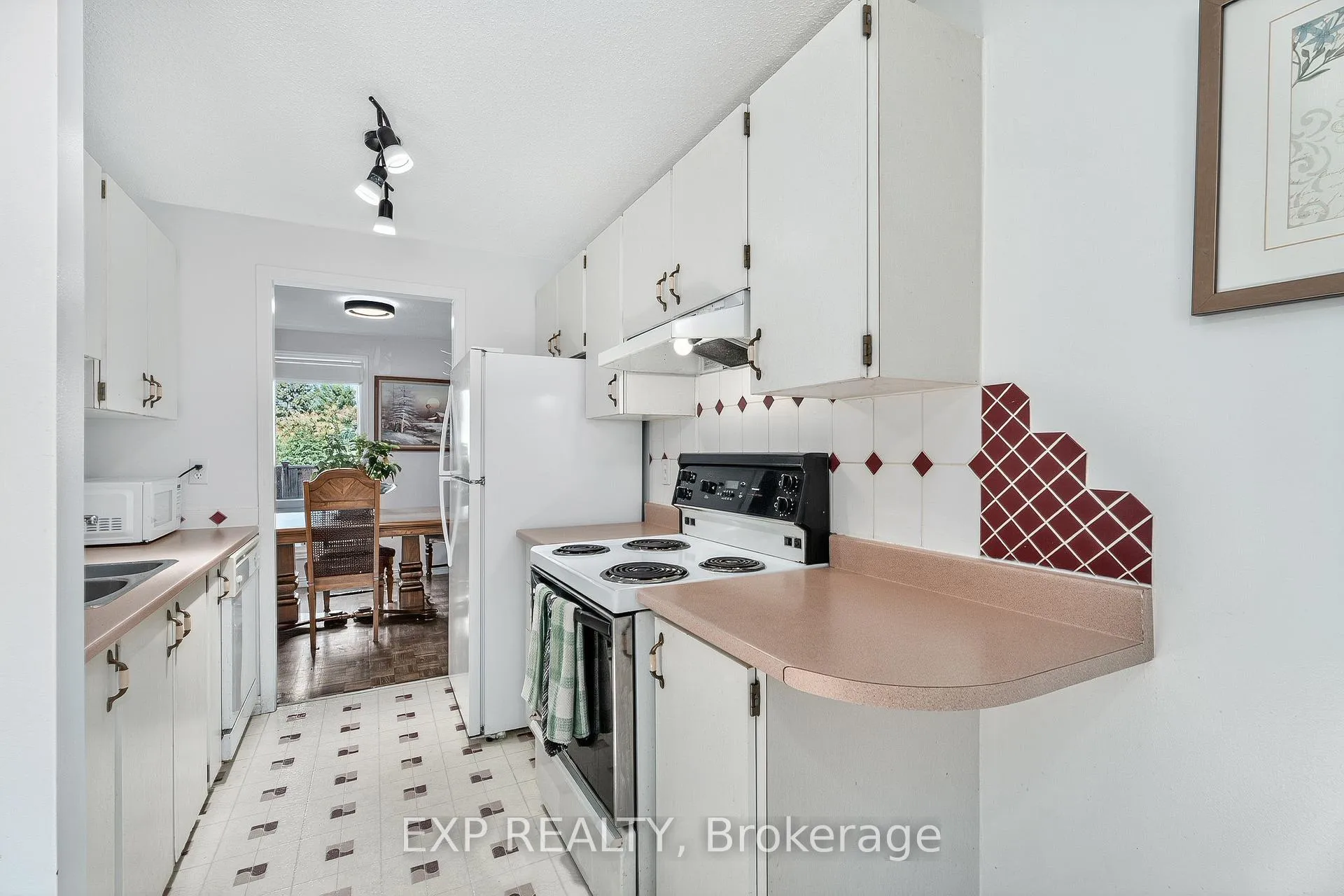 Photo 11 of Unit 81, 8 Sherway Drive, Ottawa, Barrhaven - Pheasant Run — HOMEH