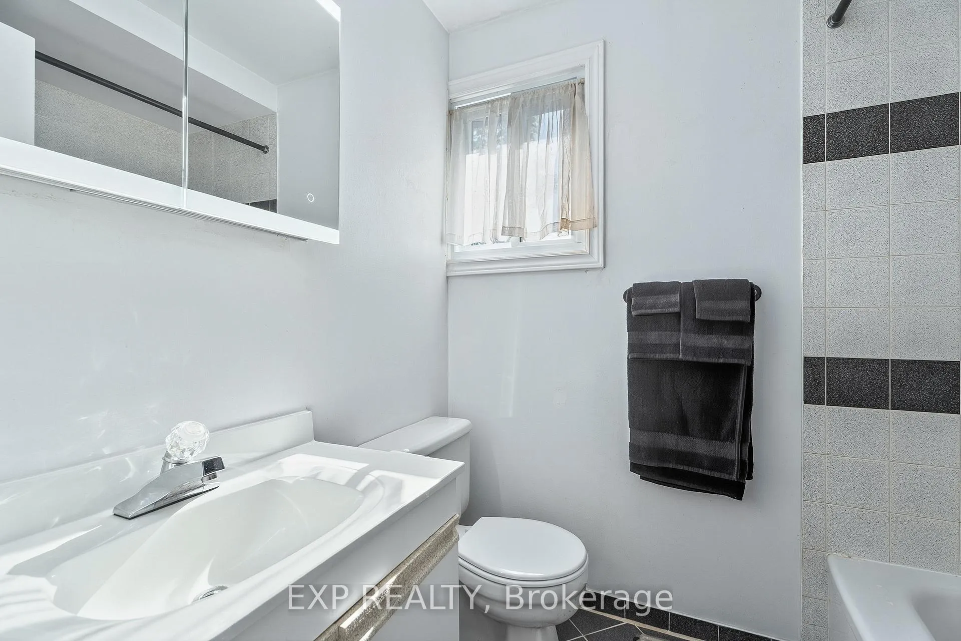 Photo 24 of Unit 81, 8 Sherway Drive, Ottawa, Barrhaven - Pheasant Run — HOMEH