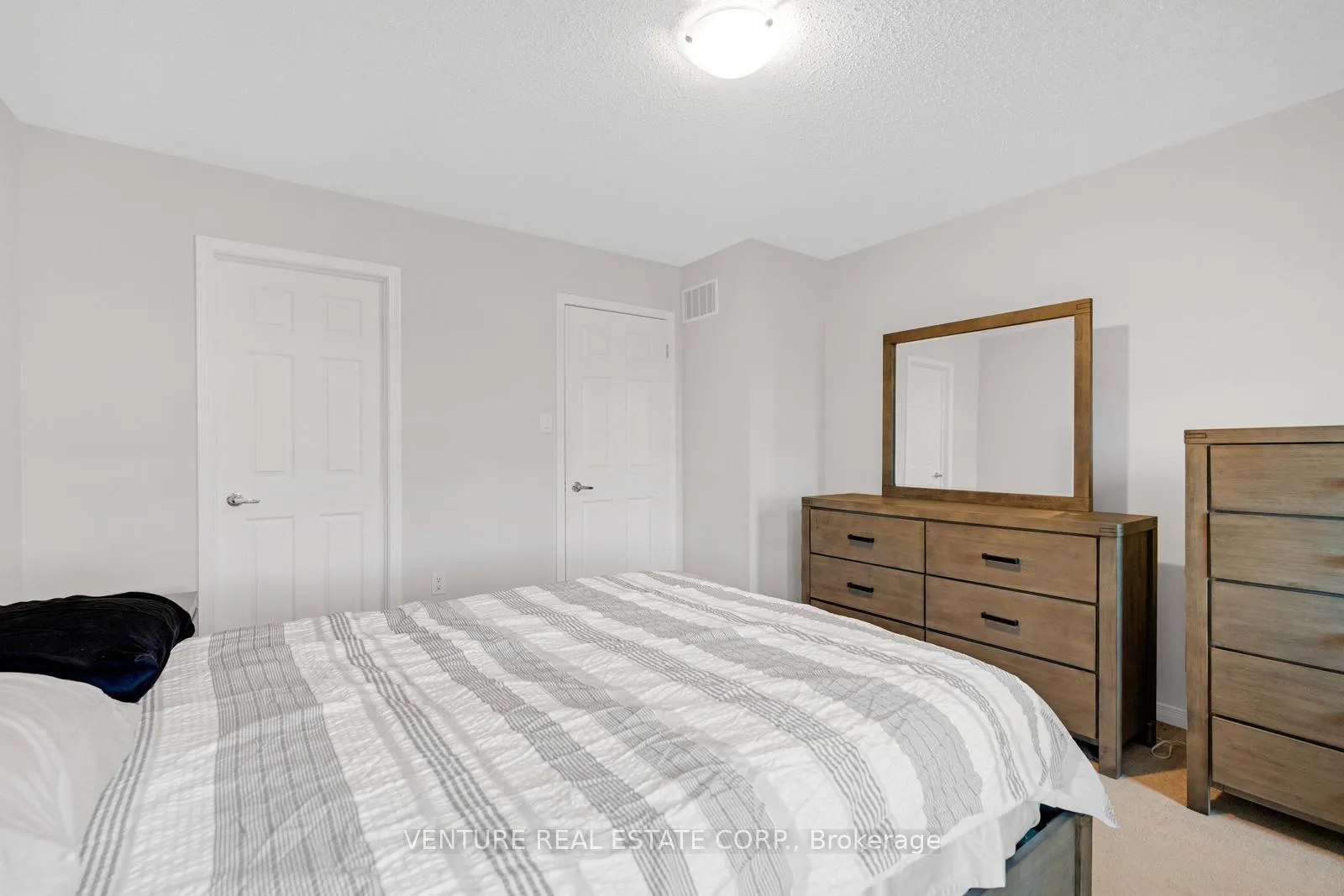 Photo 18 of 156 Kingston Road W, Ajax, Central — HOMEH