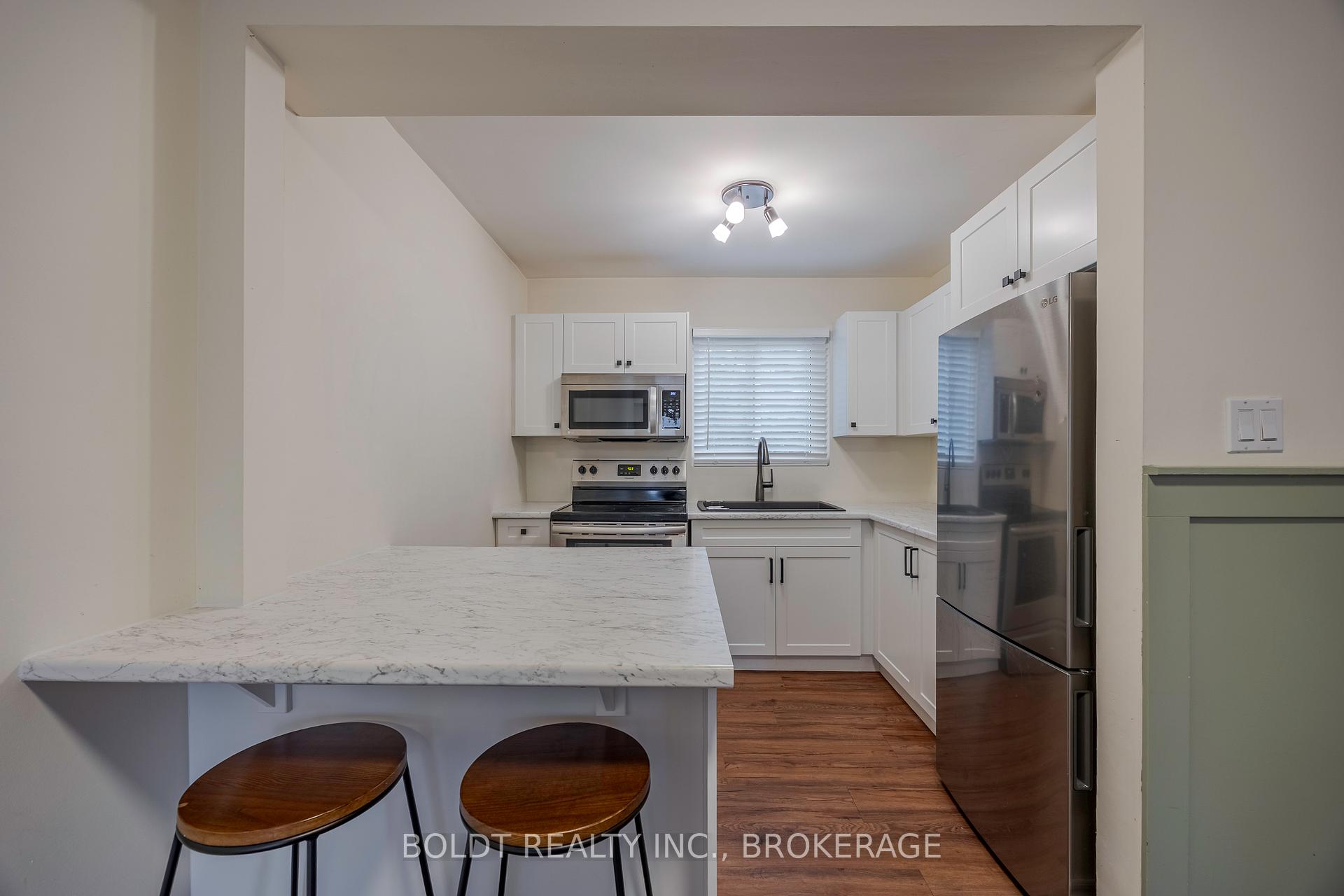 Photo 2 of Unit 15, 2 Weiden Street, St. Catharines, Bunting/Linwell — HOMEH