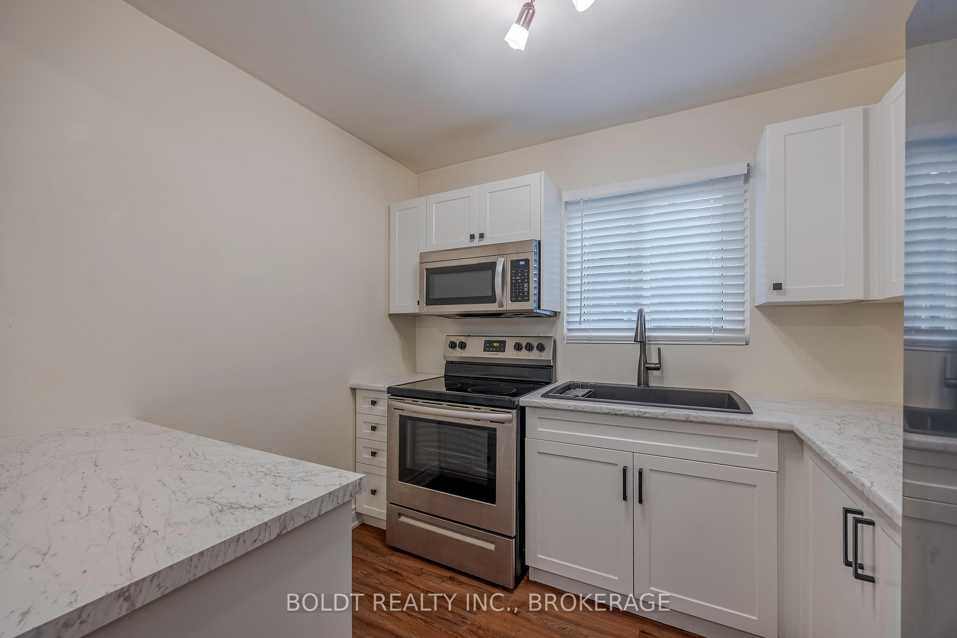 Photo 3 of Unit 15, 2 Weiden Street, St. Catharines, Bunting/Linwell — HOMEH