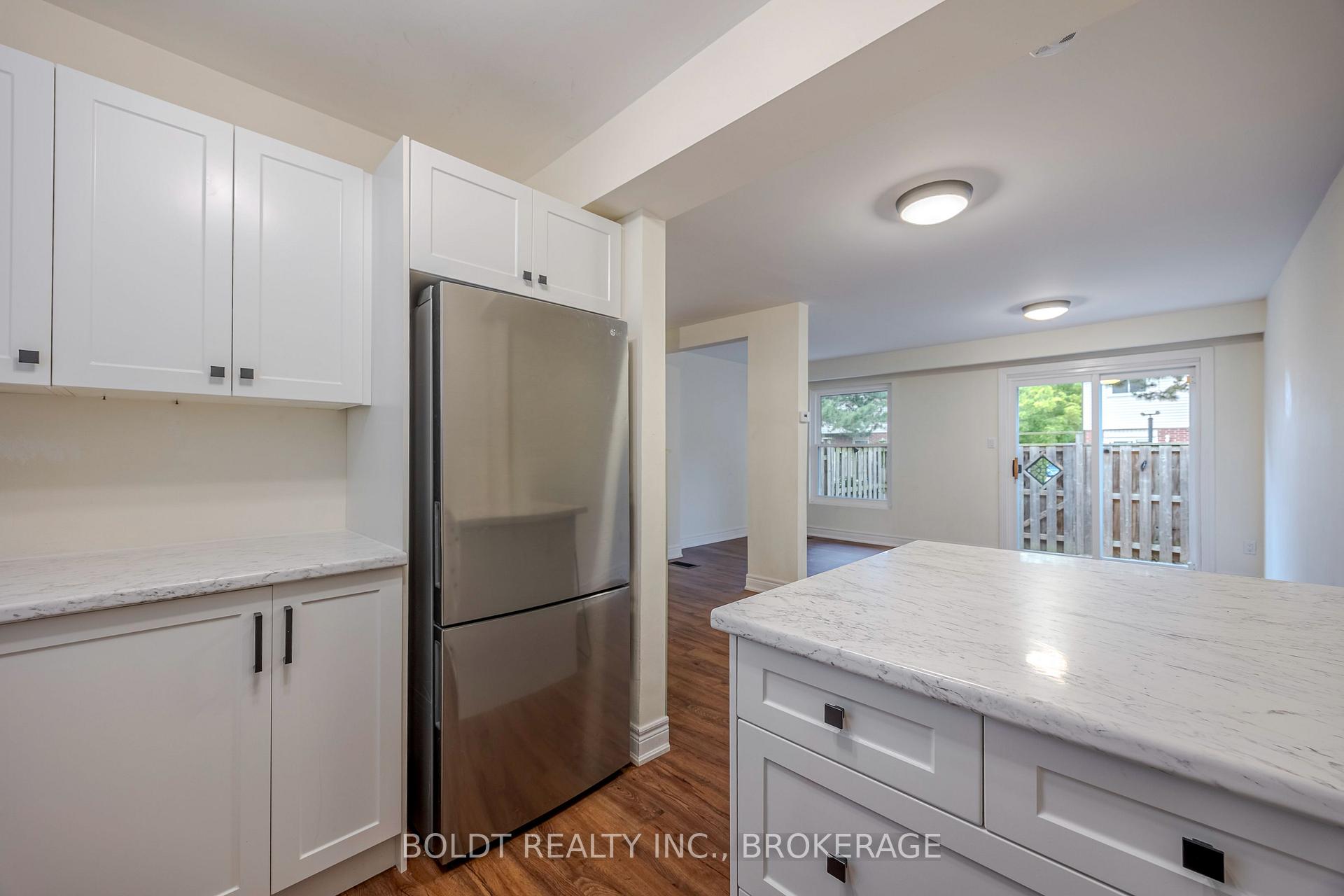Photo 4 of Unit 15, 2 Weiden Street, St. Catharines, Bunting/Linwell — HOMEH
