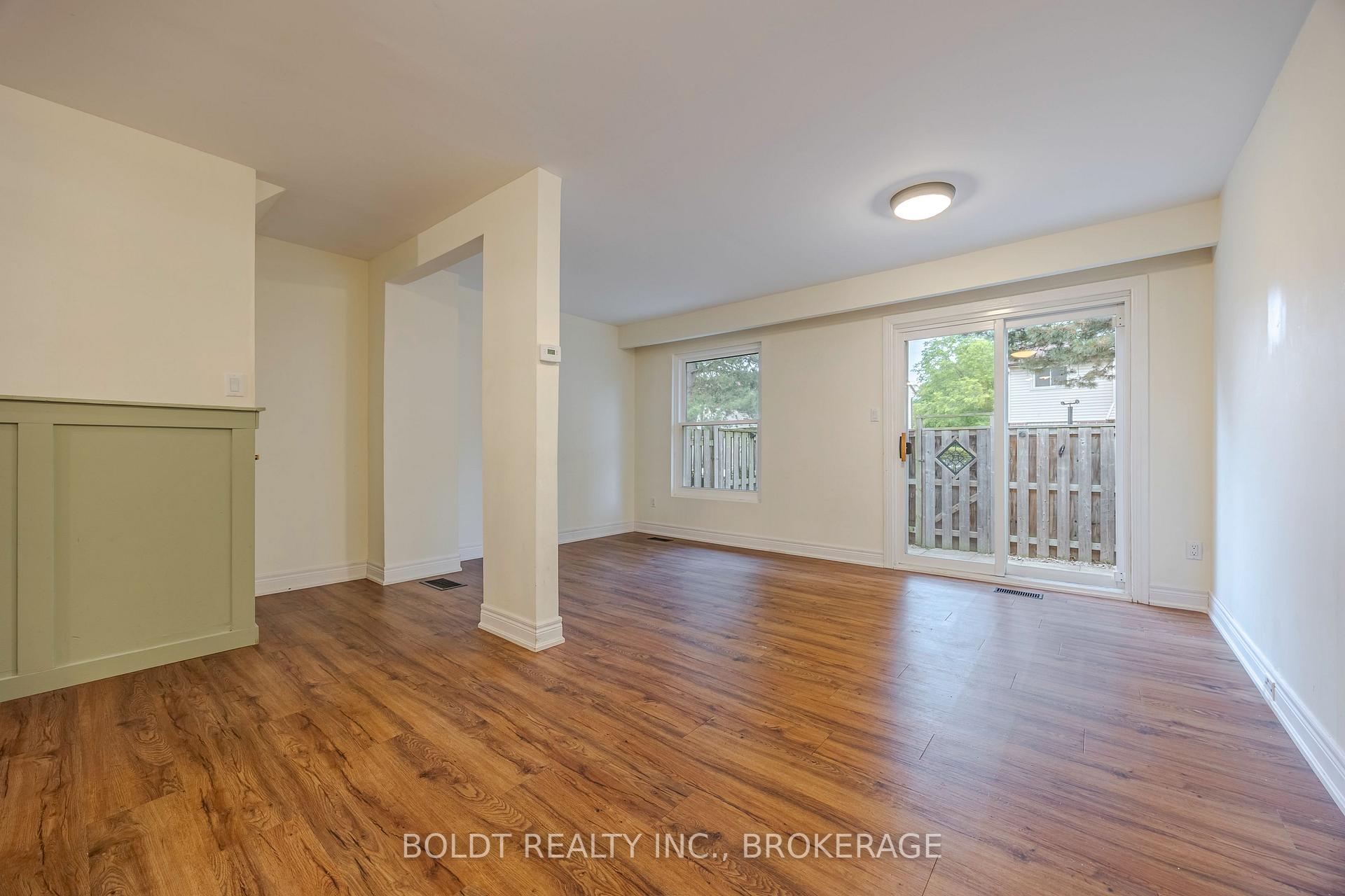 Photo 5 of Unit 15, 2 Weiden Street, St. Catharines, Bunting/Linwell — HOMEH