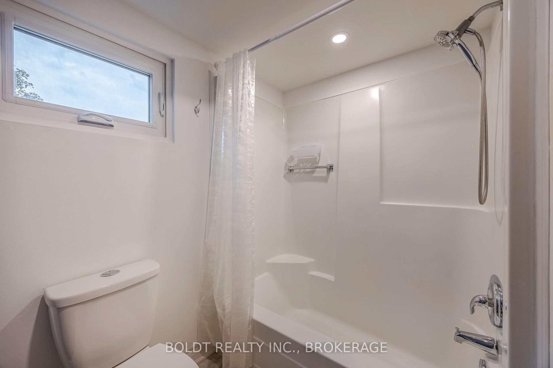 Photo 8 of Unit 15, 2 Weiden Street, St. Catharines, Bunting/Linwell — HOMEH