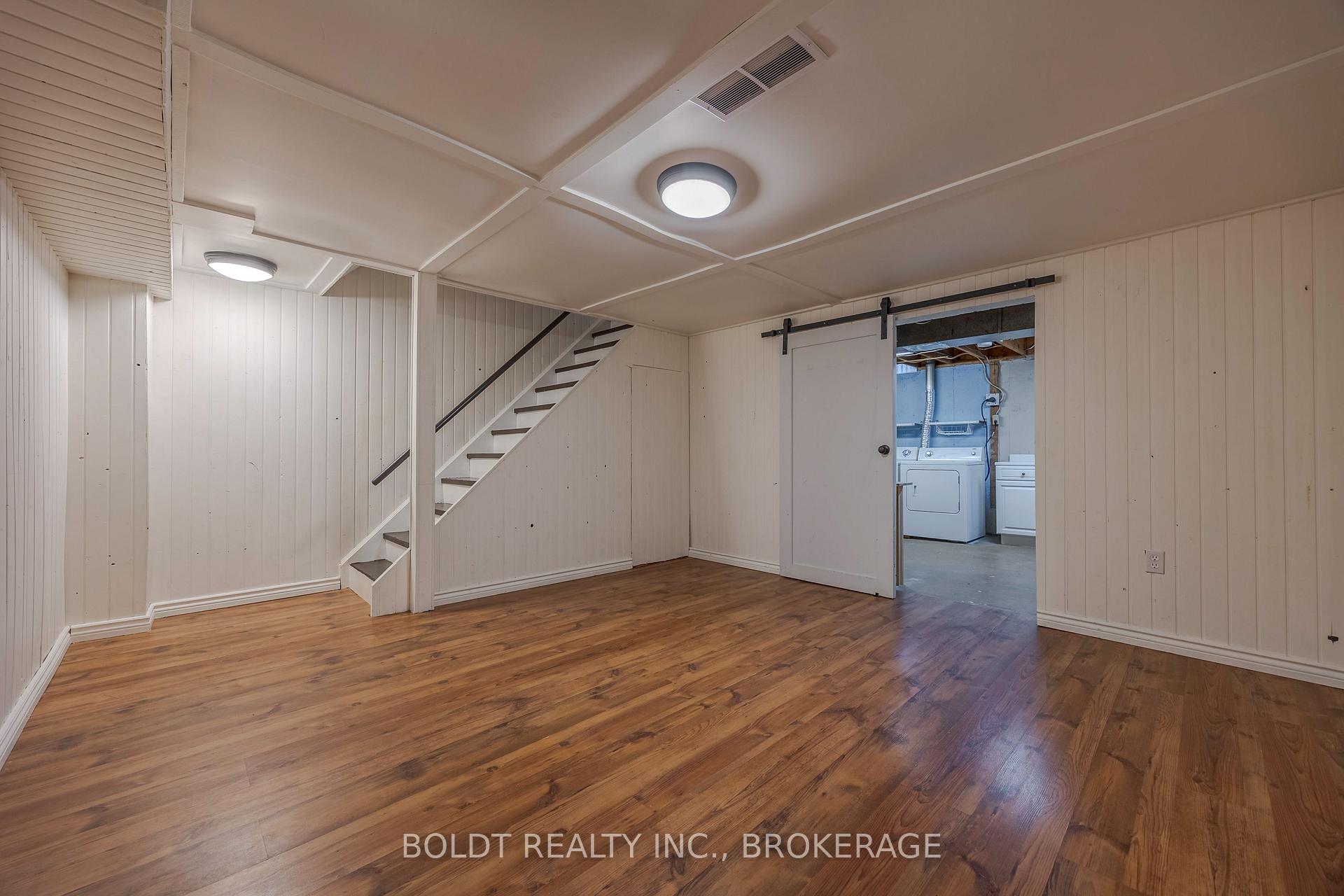 Photo 16 of Unit 15, 2 Weiden Street, St. Catharines, Bunting/Linwell — HOMEH