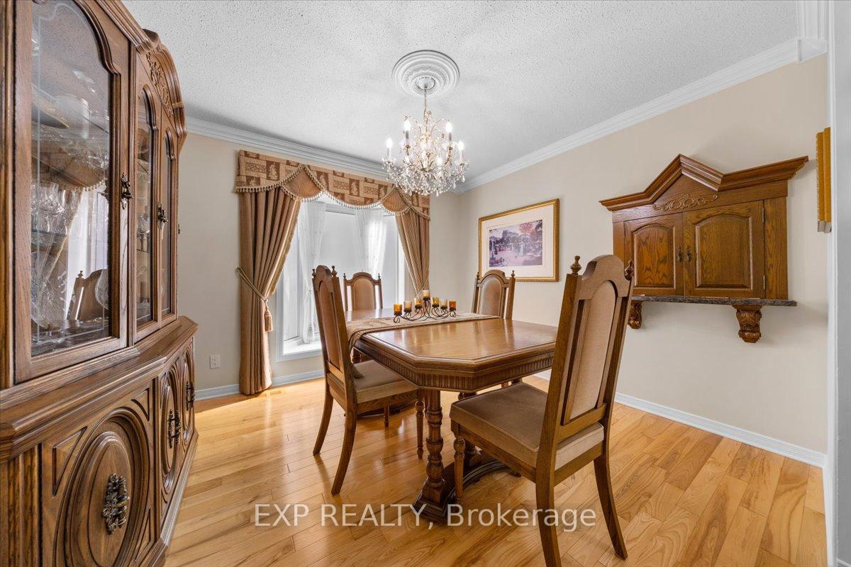 Photo 4 of 1416 Progress Place, Ottawa, Pineview — HOMEH