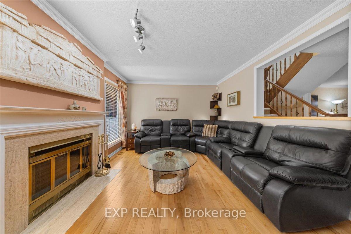 Photo 10 of 1416 Progress Place, Ottawa, Pineview — HOMEH
