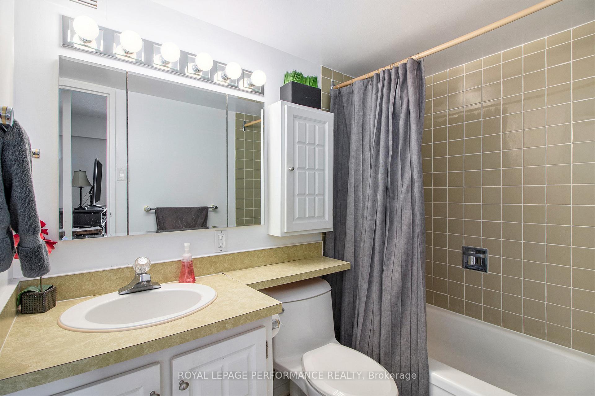 Photo 15 of Unit 1802, 158A McArthur Avenue, Ottawa, Vanier — HOMEH