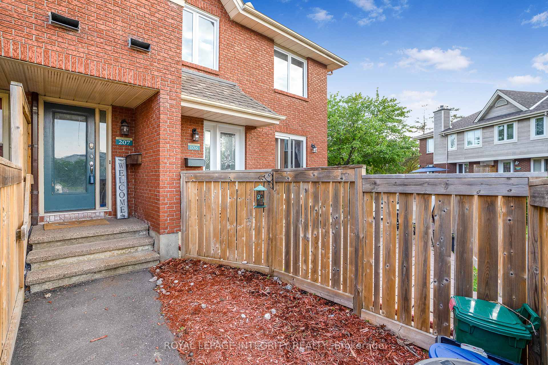 Photo 4 of Unit 207, 1825 Marsala Crescent, Ottawa, Fallingbrook/Pineridge — HOMEH