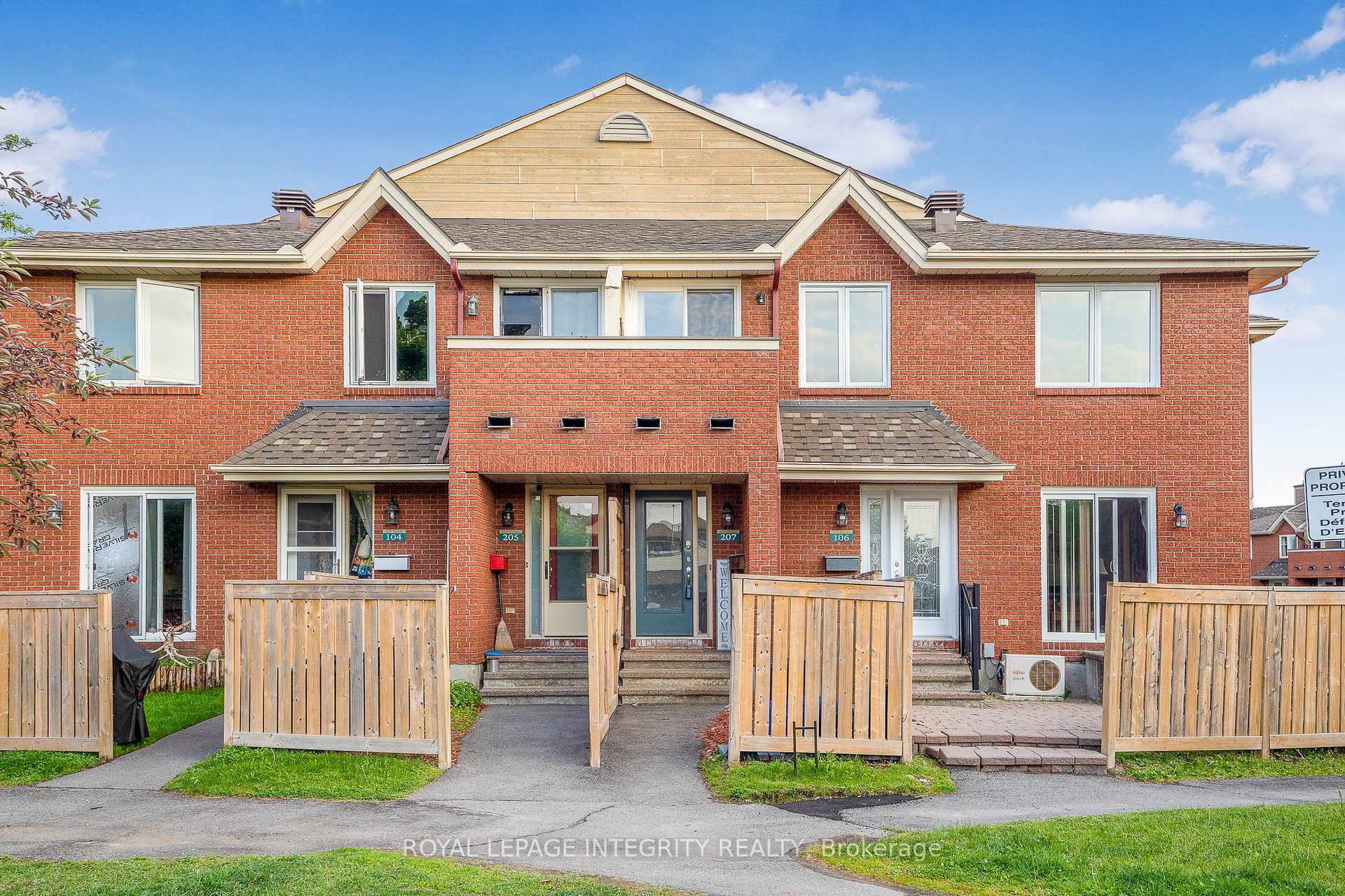 Photo 2 of Unit 207, 1825 Marsala Crescent, Ottawa, Fallingbrook/Pineridge — HOMEH