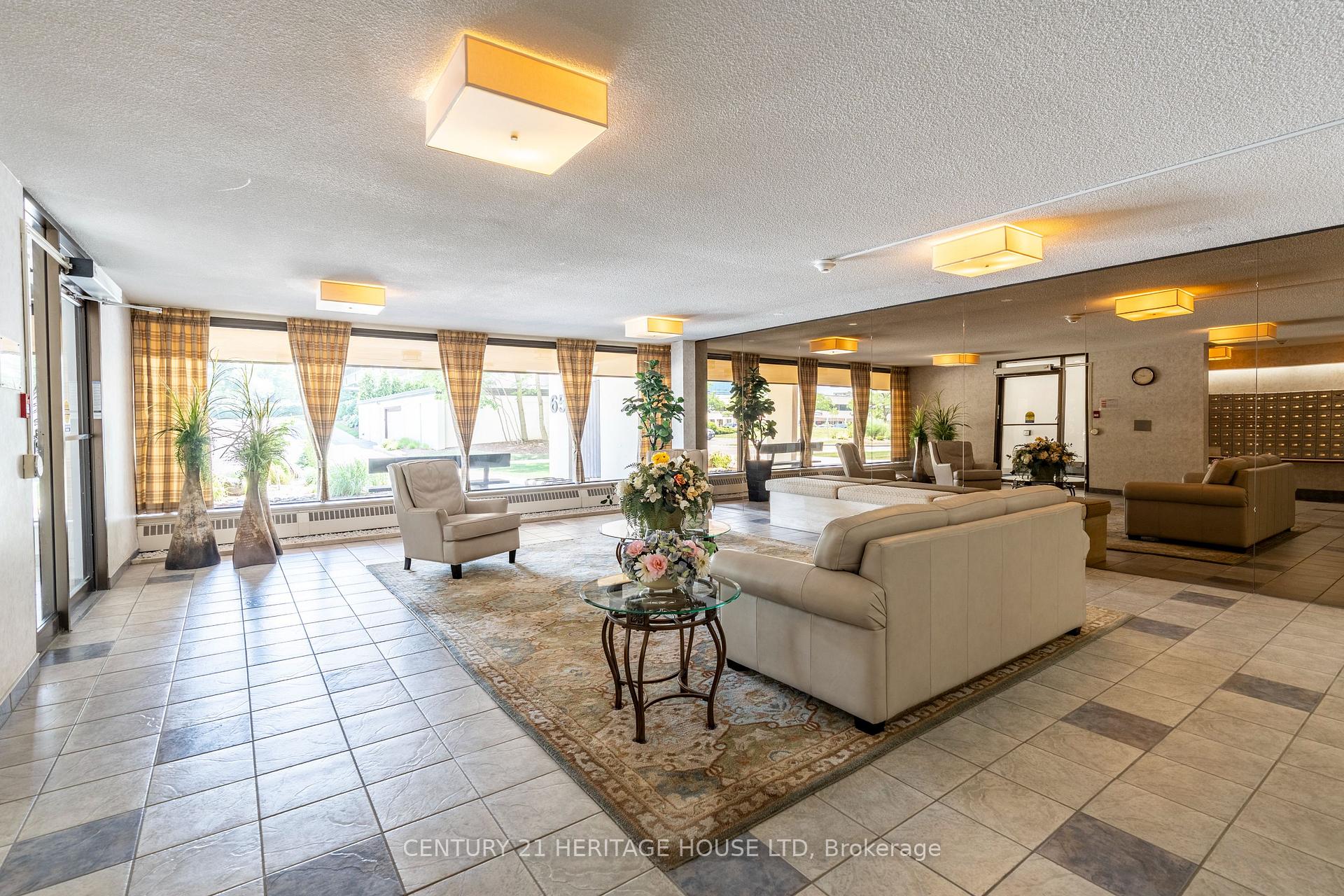 Photo 4 of Unit 110, 65 Westmount Road N, Waterloo — HOMEH