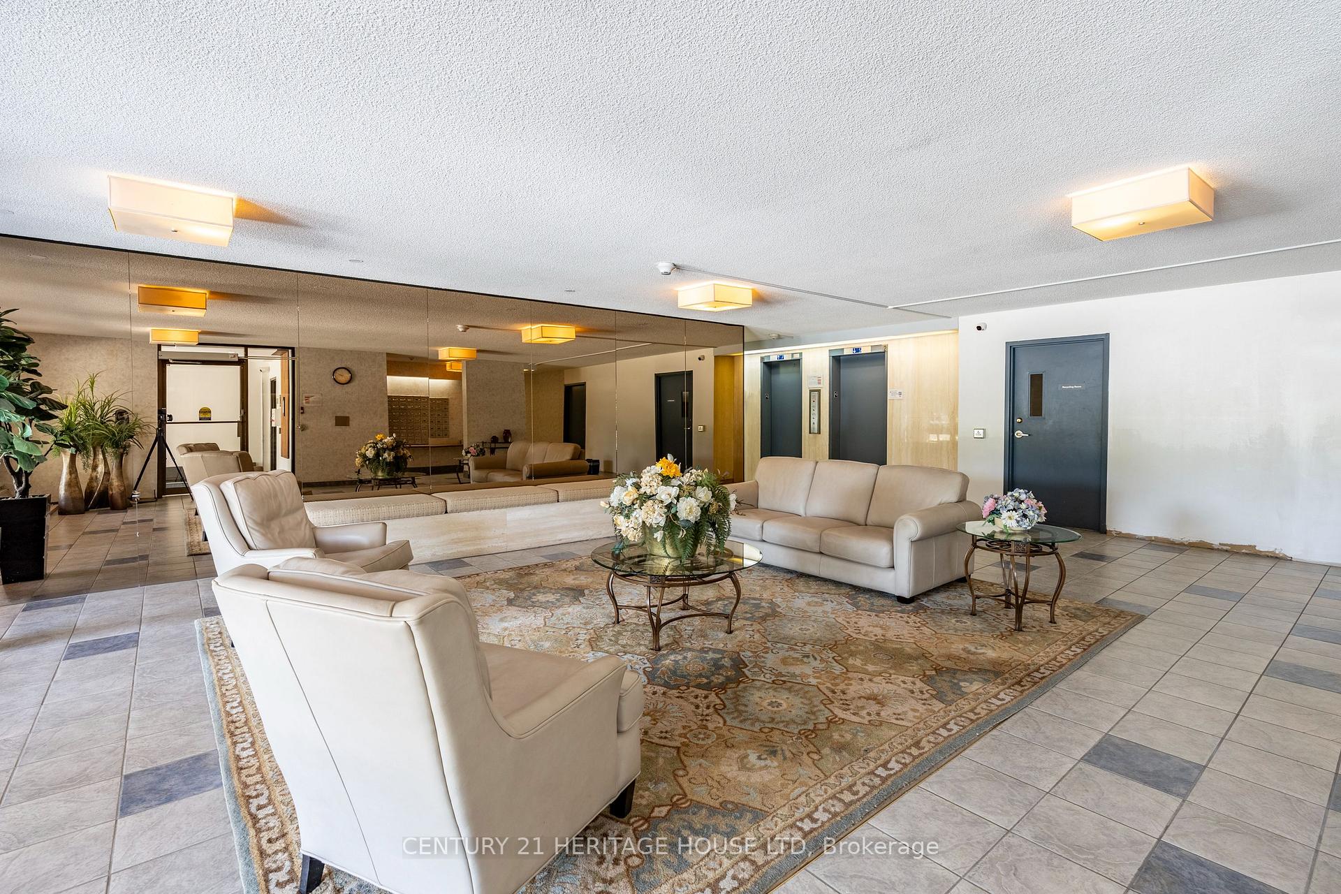 Photo 5 of Unit 110, 65 Westmount Road N, Waterloo — HOMEH