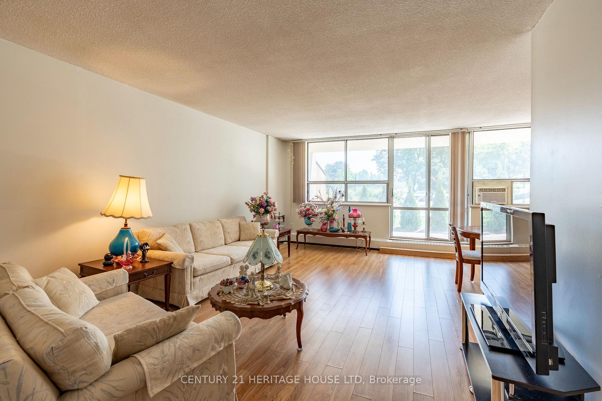 Photo 8 of Unit 110, 65 Westmount Road N, Waterloo — HOMEH