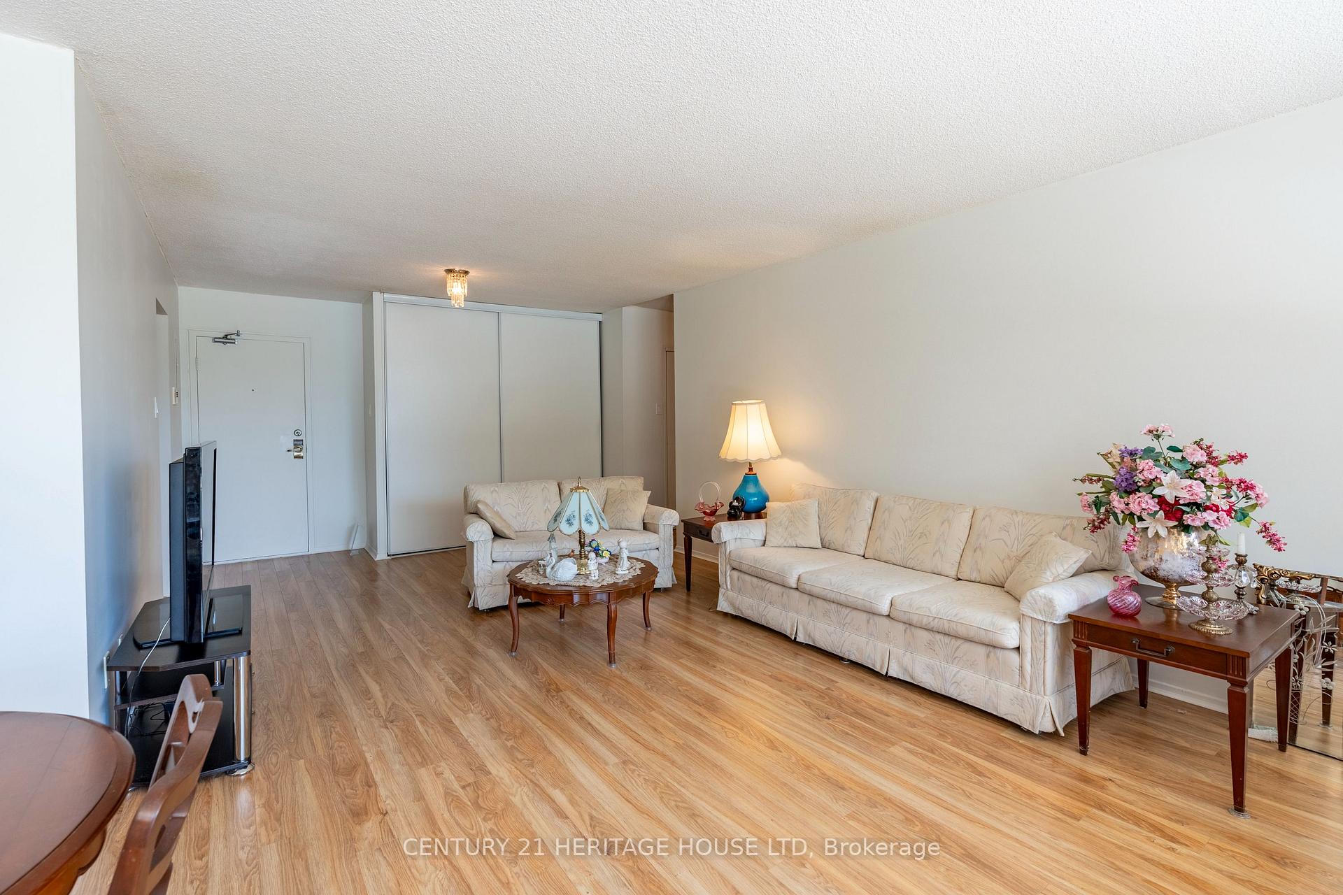 Photo 11 of Unit 110, 65 Westmount Road N, Waterloo — HOMEH