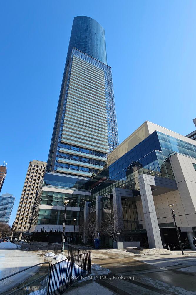 Front of Unit 1516, 386 Yonge Street