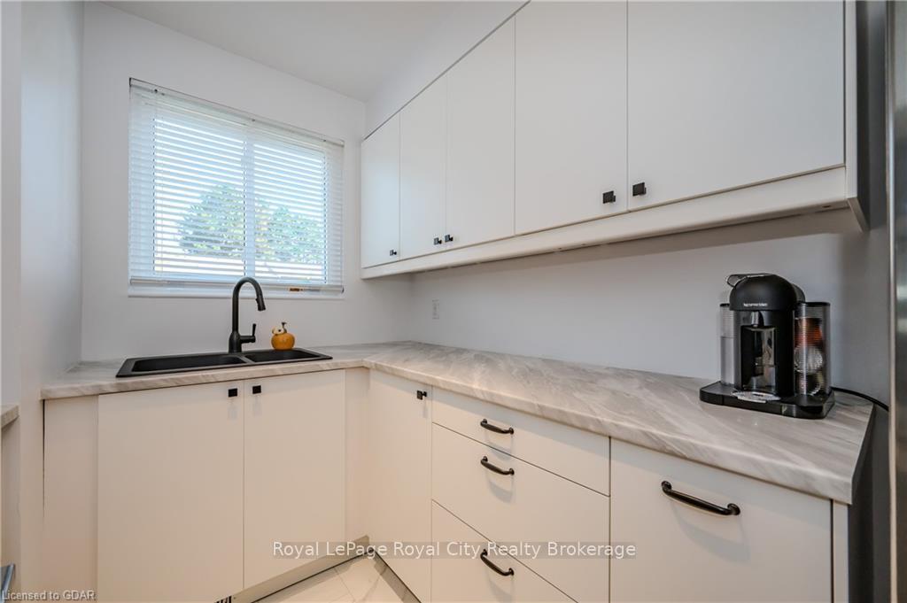 Photo 5 of Unit 121, 31 Greengate Road, Guelph, Junction/Onward Willow — HOMEH