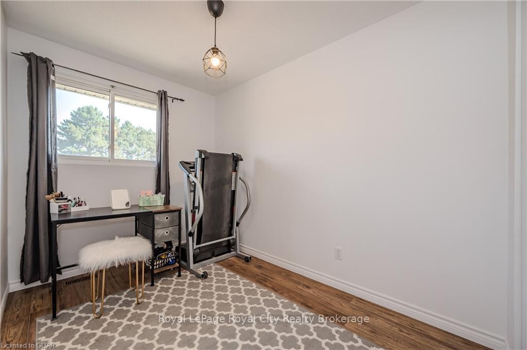 Photo 11 of Unit 121, 31 Greengate Road, Guelph, Junction/Onward Willow — HOMEH