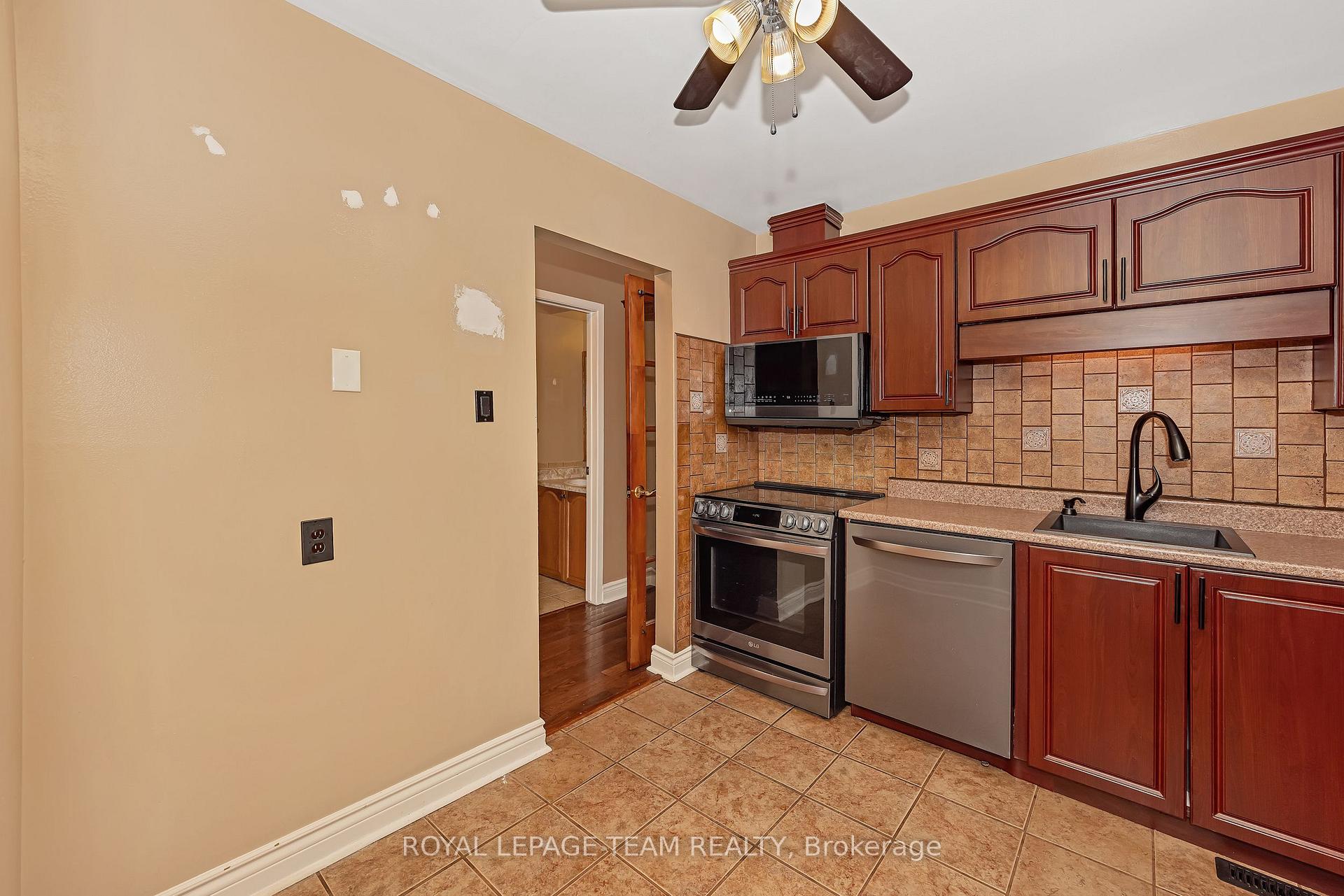 Photo 13 of Unit 77, 12 Bentbrook Crescent, Ottawa, Barrhaven - Heritage Park — HOMEH
