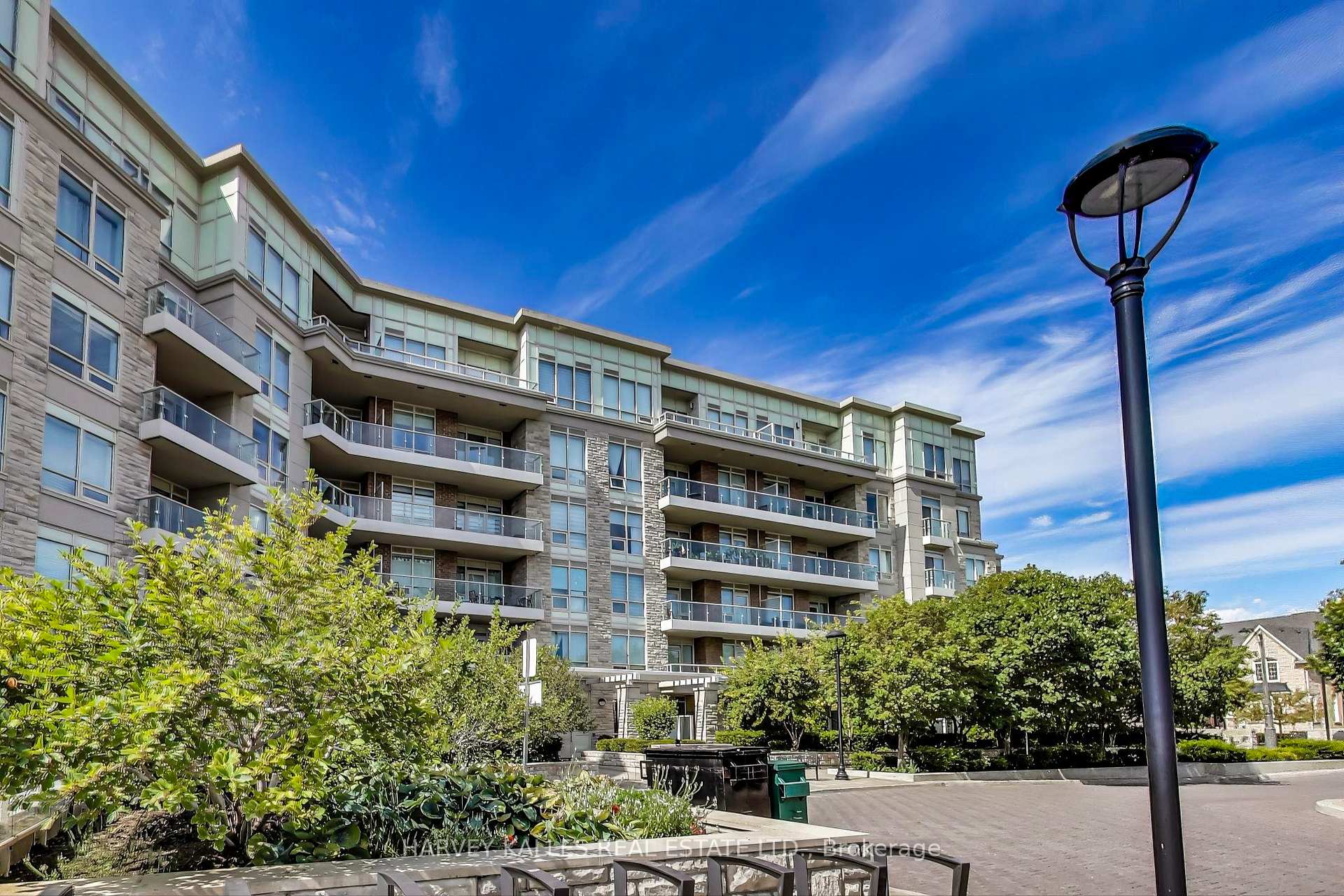 Photo 2 of Unit 212, 9 Stollery Pond Crescent, Markham, Devil's Elbow — HOMEH