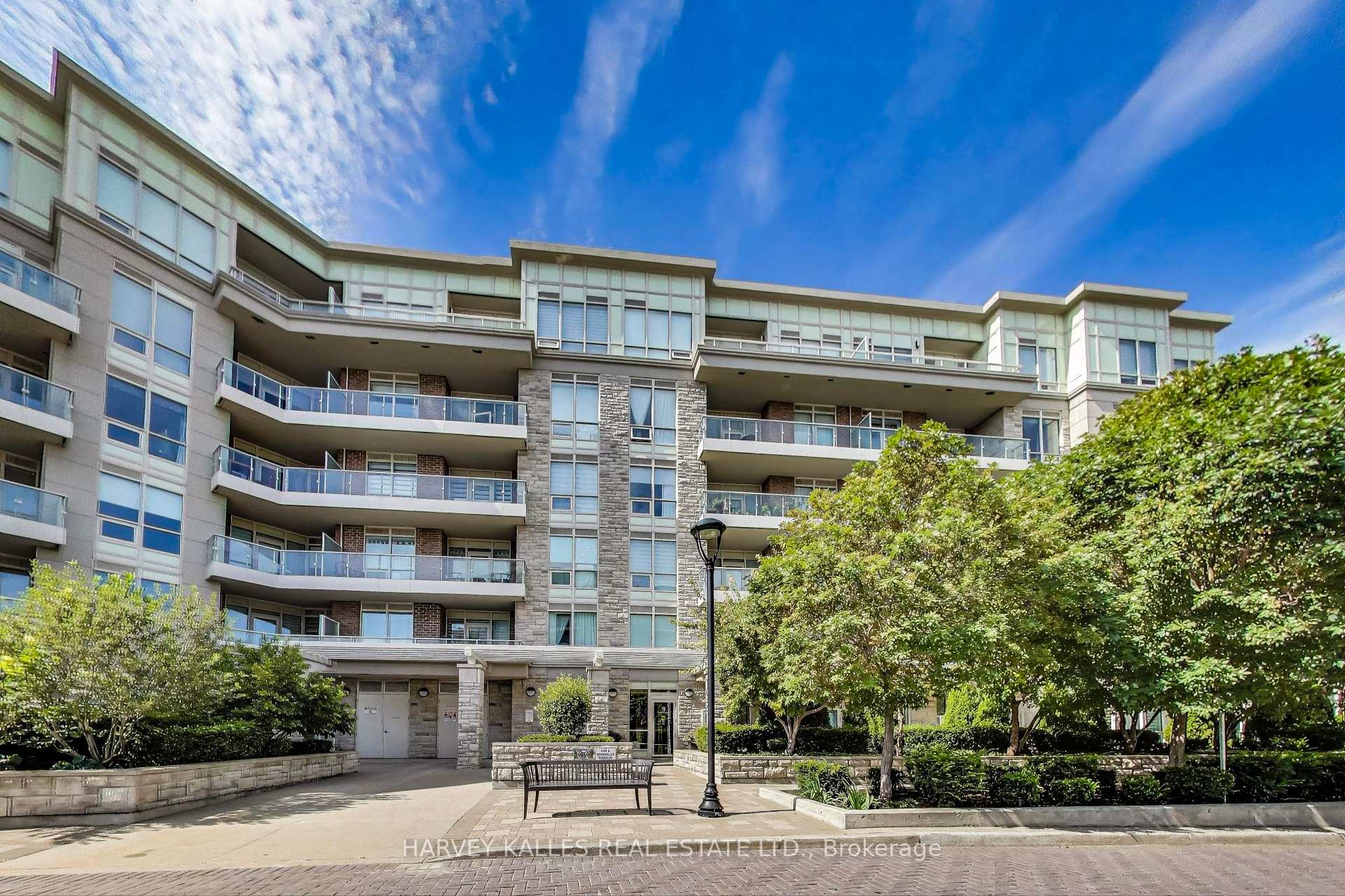 Photo 4 of Unit 212, 9 Stollery Pond Crescent, Markham, Devil's Elbow — HOMEH