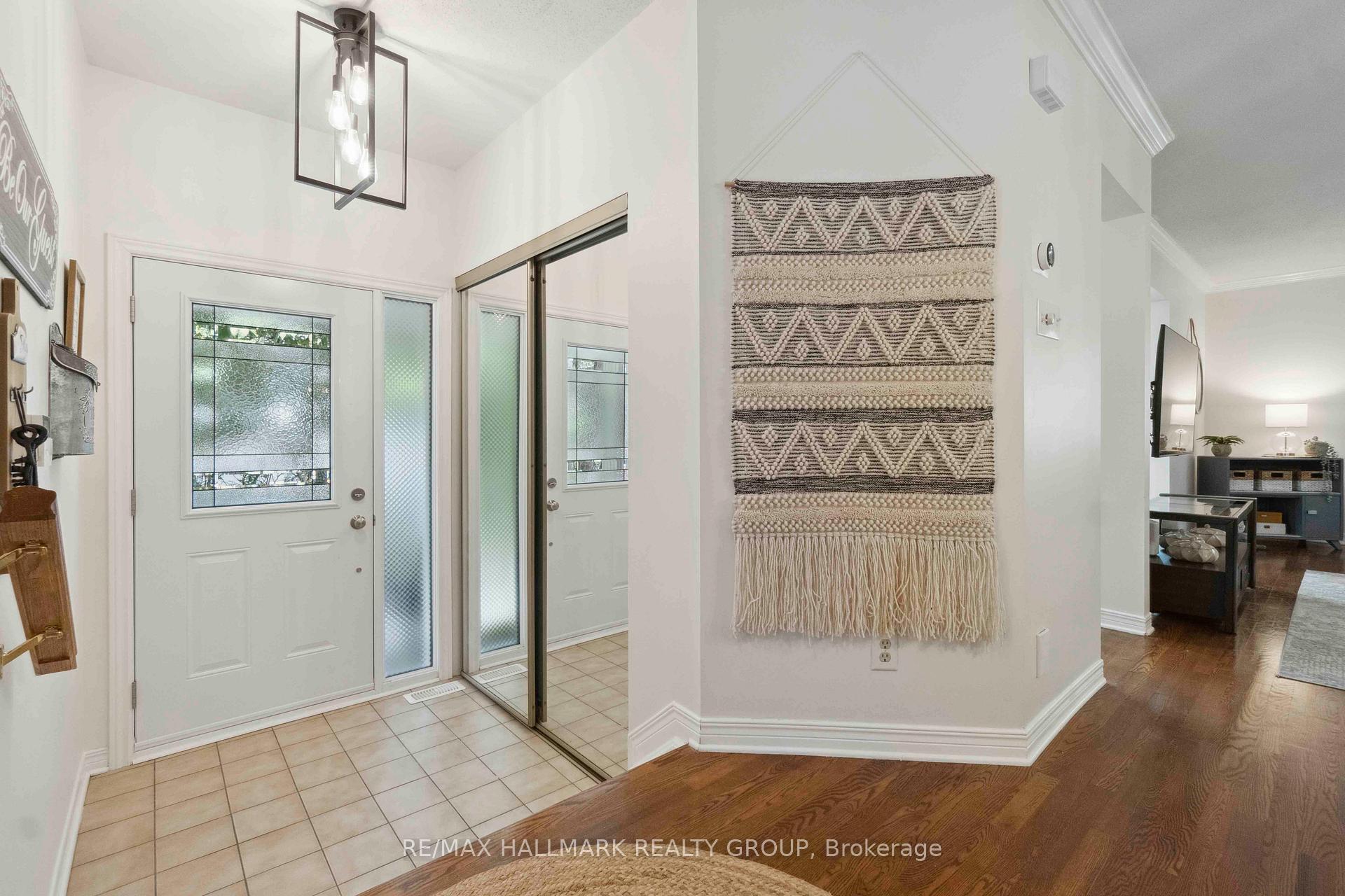 Photo 6 of Unit 14, 121 Stonebriar Drive, Ottawa, Centrepointe — HOMEH
