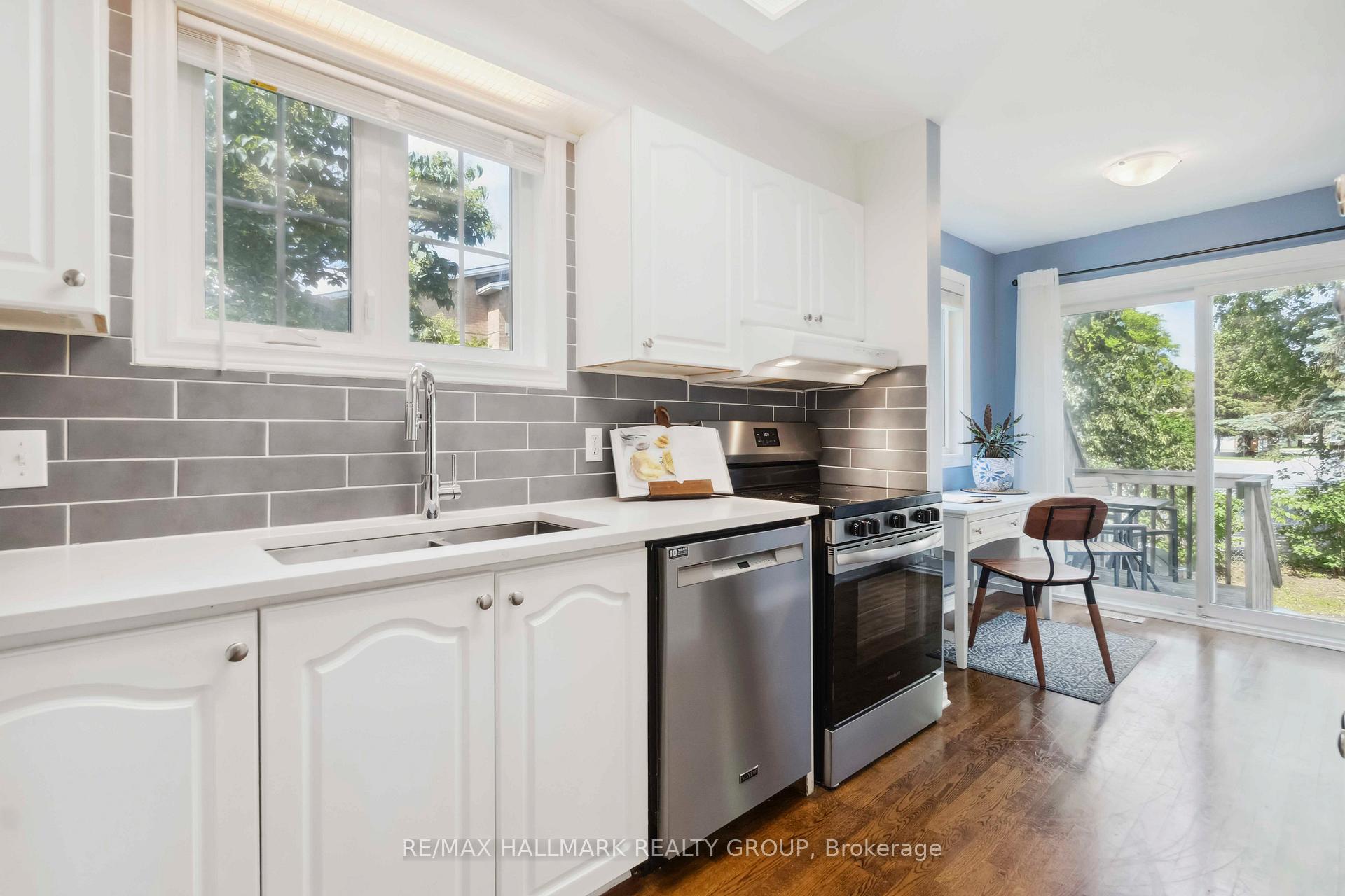 Photo 14 of Unit 14, 121 Stonebriar Drive, Ottawa, Centrepointe — HOMEH