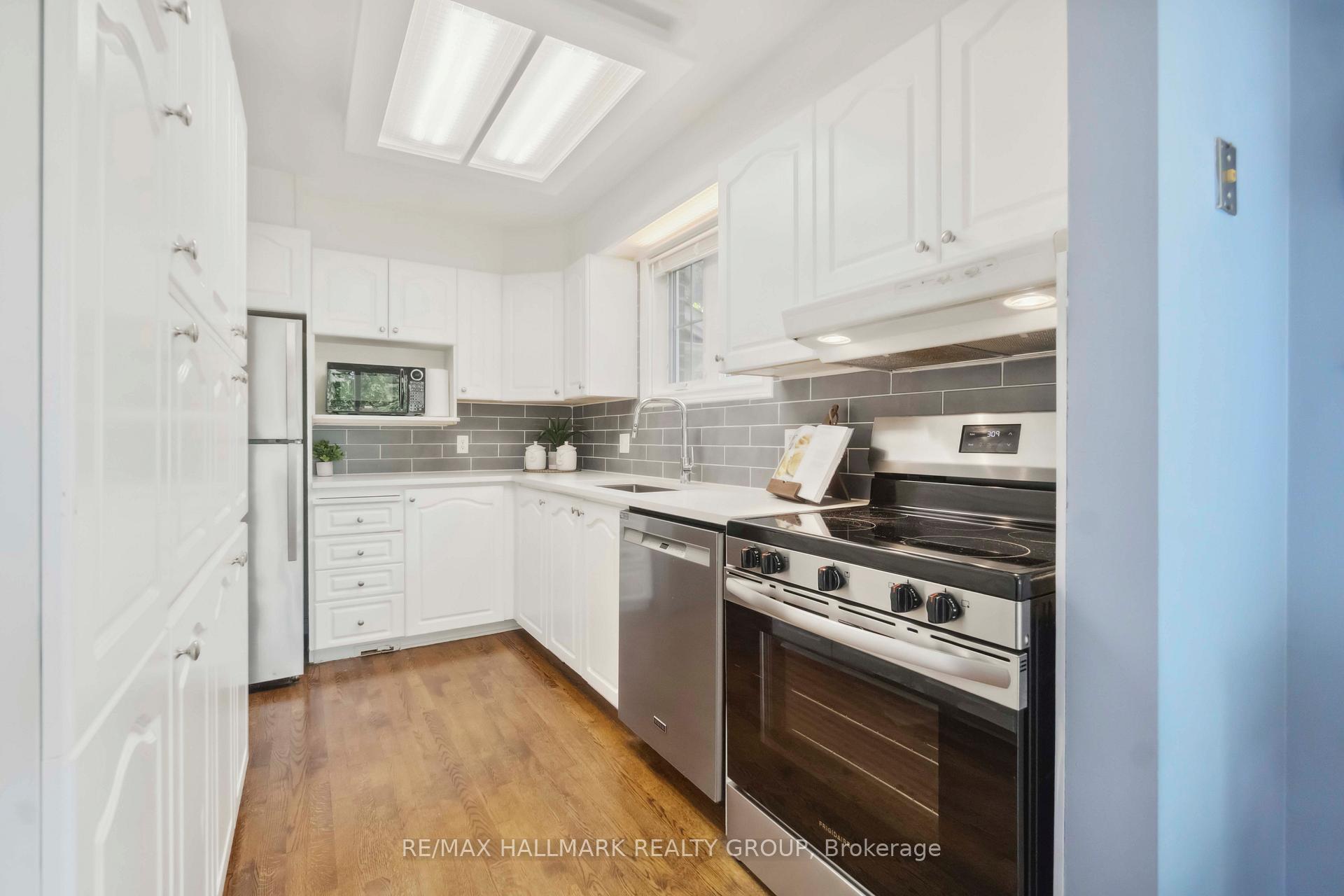 Photo 15 of Unit 14, 121 Stonebriar Drive, Ottawa, Centrepointe — HOMEH